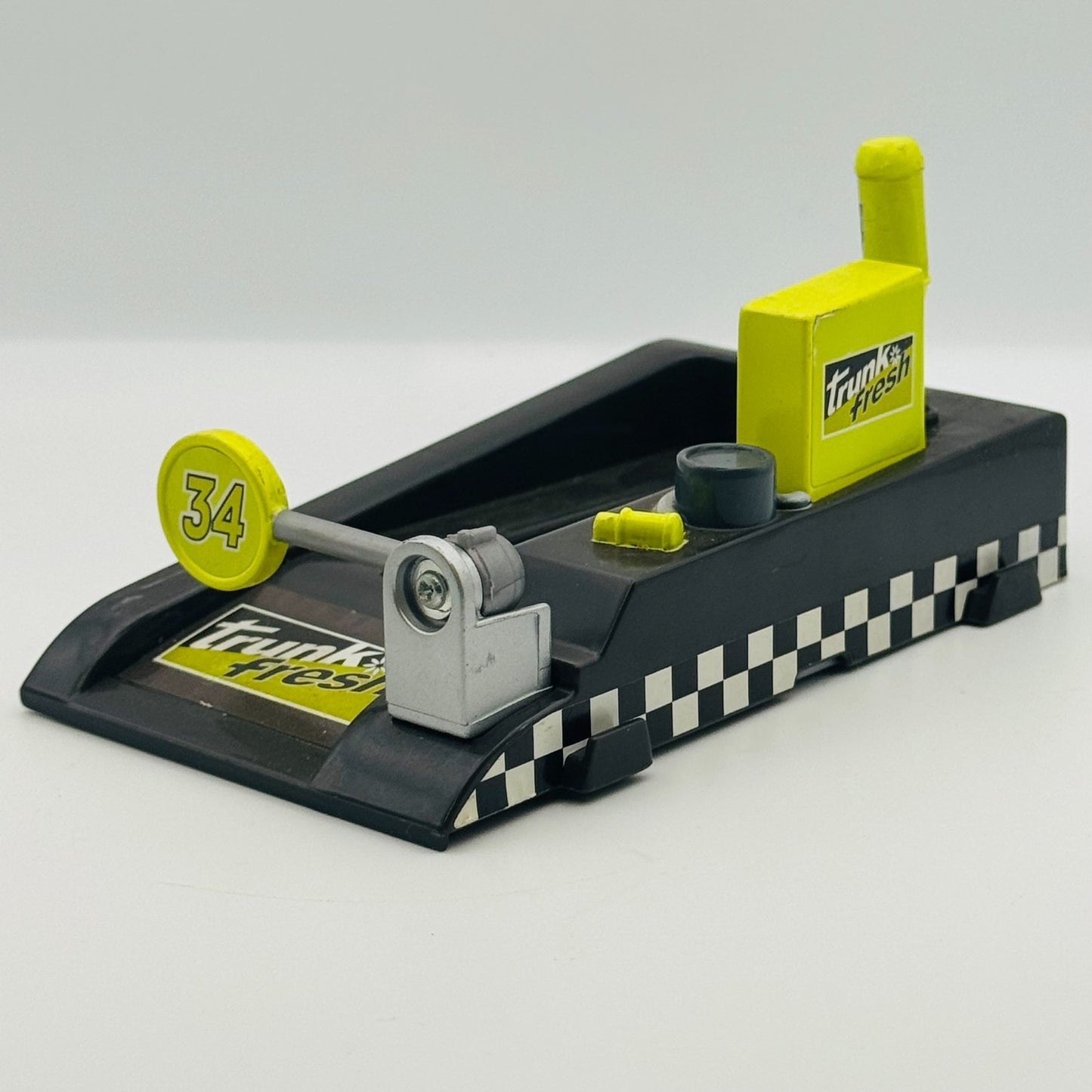 Disney Pixar Cars - TRUNK FRESH PIT-RACE OFF LAUNCHER Piston Cup - 1:55 Diecast