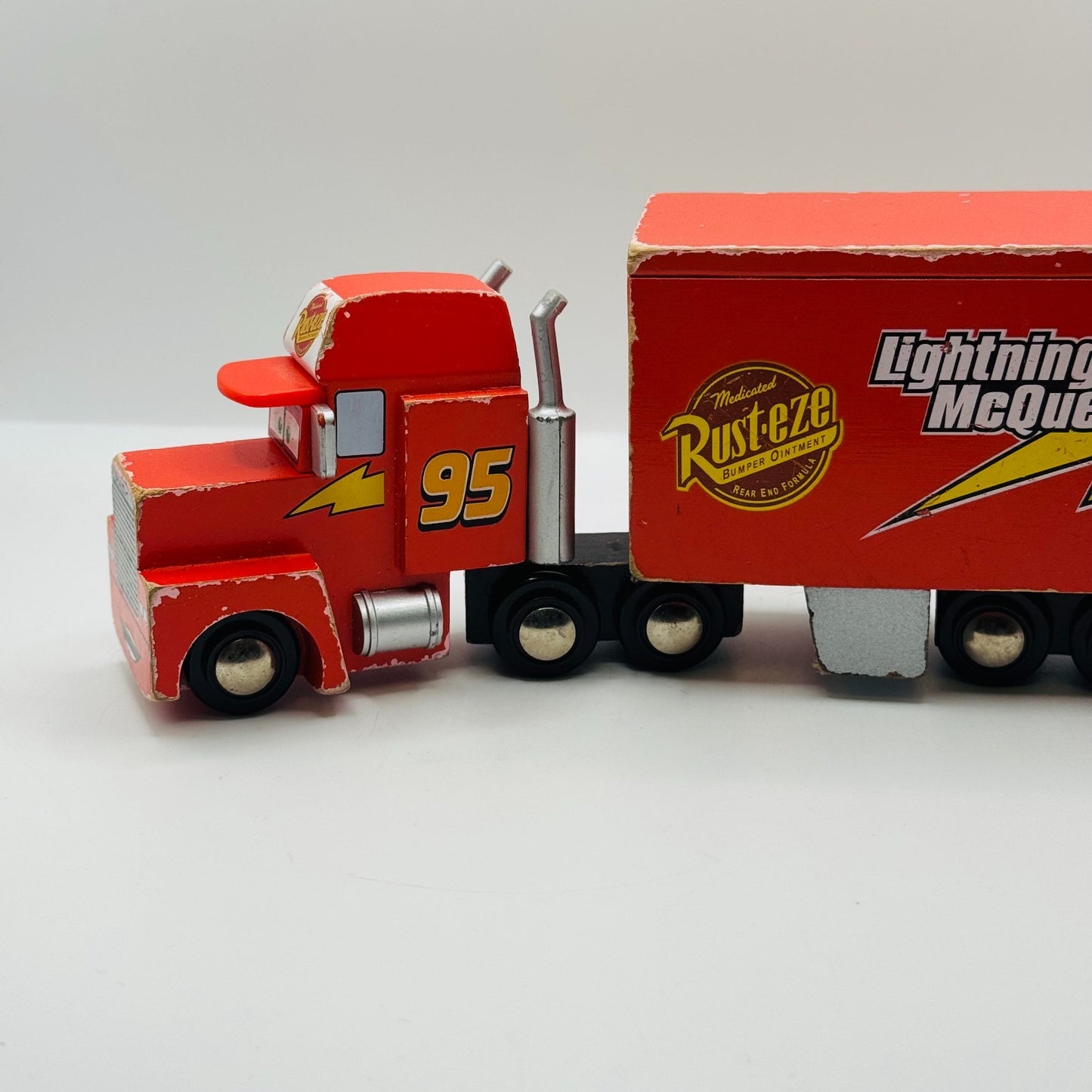 Disney Pixar Cars - WOOD MACK HAULER & MCQUEEN - Wooden Toys R Us
