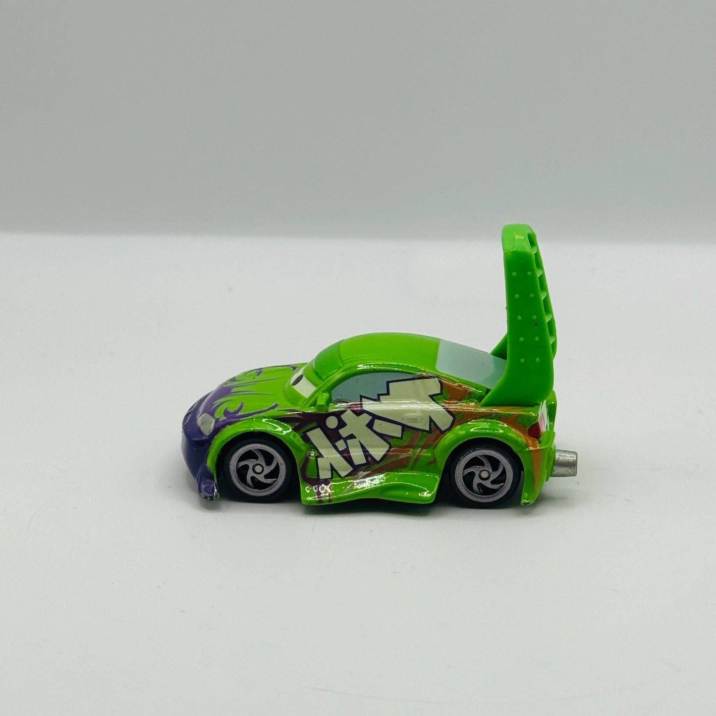 Disney Pixar Cars - WINGO Tuners 2006 - 1:55 Diecast