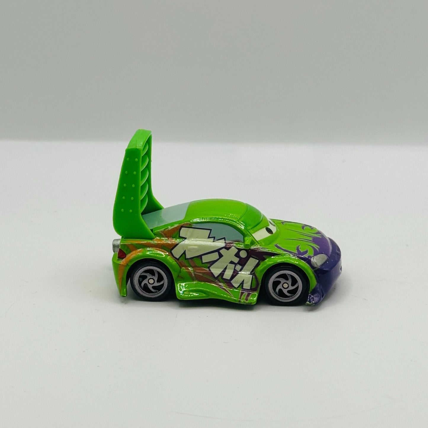 Disney Pixar Cars - WINGO Tuners 2006 - 1:55 Diecast