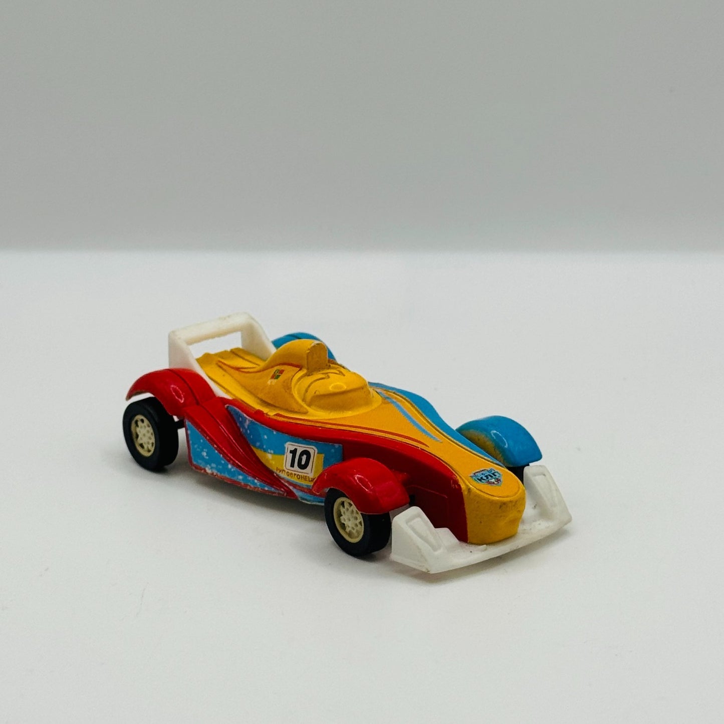 Disney Pixar Cars - ICE RACER RIP CLUTCHGONESKI PLASTIC UNKNOWN MAKE -1:55 Scale