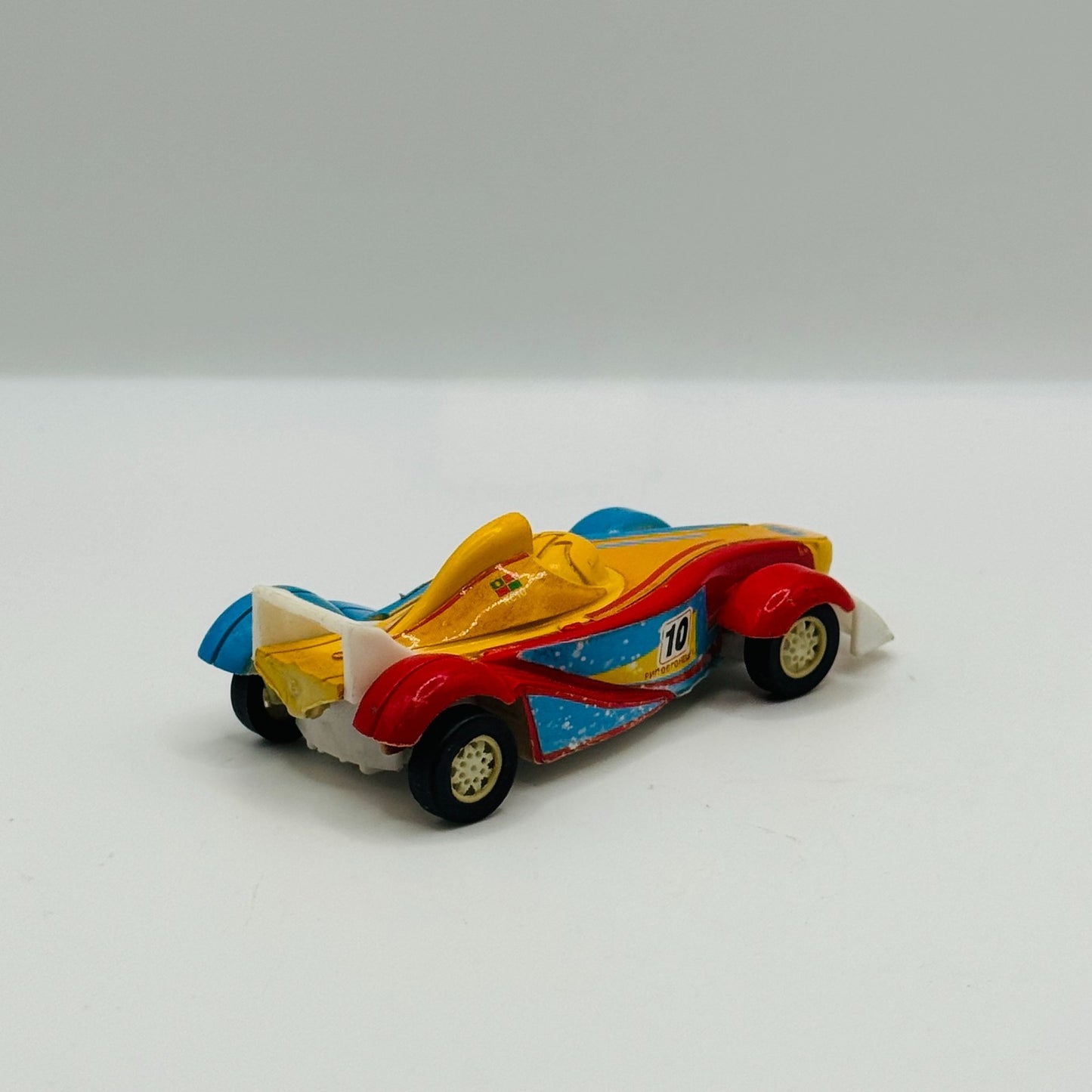 Disney Pixar Cars - ICE RACER RIP CLUTCHGONESKI PLASTIC UNKNOWN MAKE -1:55 Scale