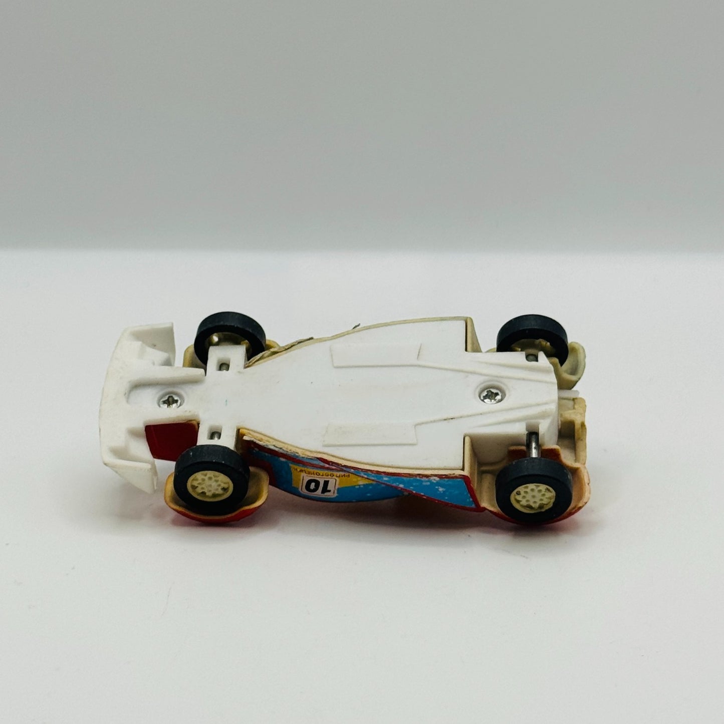 Disney Pixar Cars - ICE RACER RIP CLUTCHGONESKI PLASTIC UNKNOWN MAKE -1:55 Scale