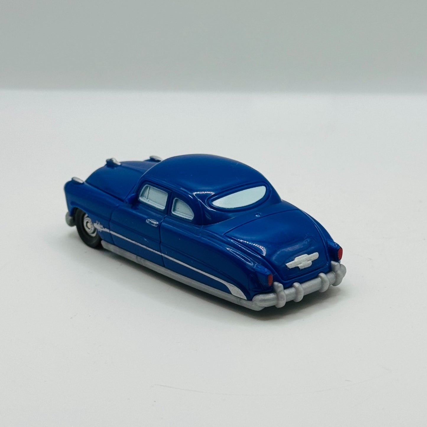 Disney Pixar Cars - MEGA MACK PLAYTOWN DOC HUDSON - 1:55 Scale Plastic