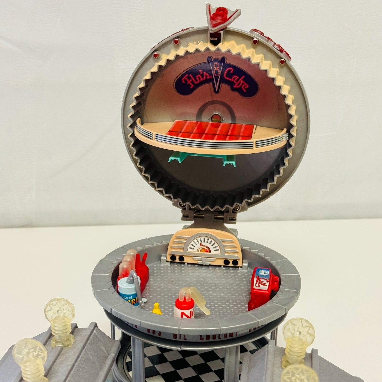 Disney Pixar Cars RADIATOR SPRINGS TOWN FLO'S CAFE Lights Incomplete -1:55 Scale