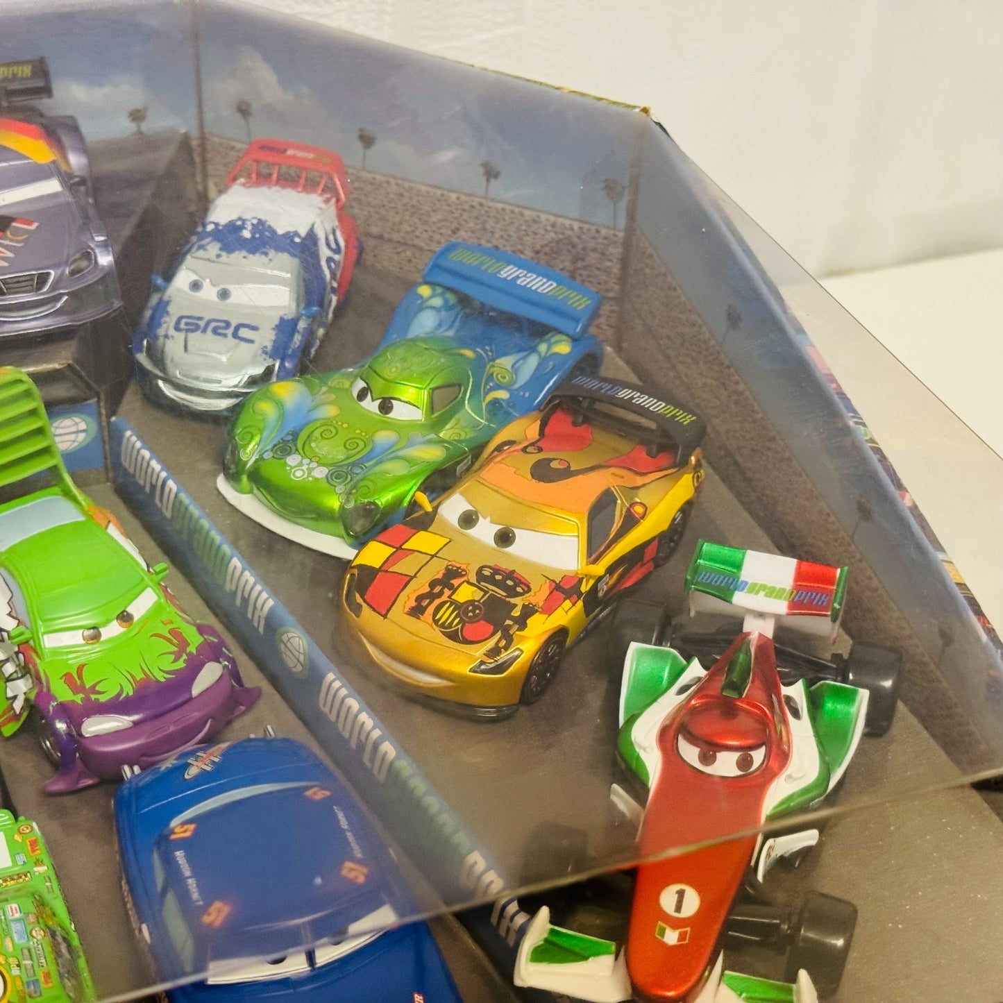Disney Pixar Cars - MEGA DELUXE WORLD OF RACING SET Disney Store - 1:43 Diecast