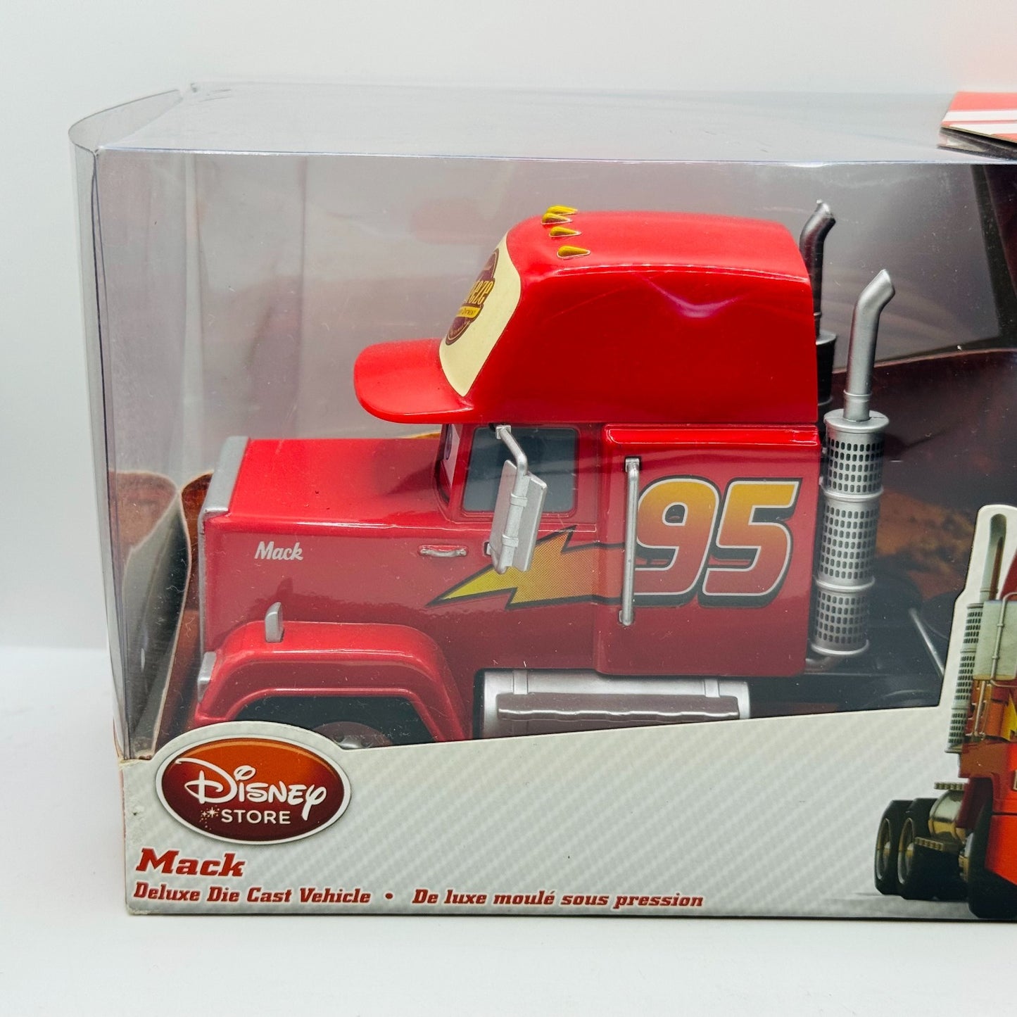 Disney Pixar Cars - MACK HAULER CAB SEMI Disney Store - 1:43 Diecast
