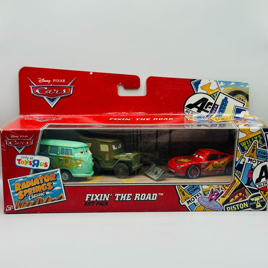 Disney Pixar Cars - FIXIN' THE ROAD GIFT Radiator Springs Classic - 1:55 Diecast