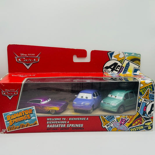 Disney Pixar Cars WELCOME TO RADIATOR SPRINGS Classic MINI VAN 2016 1:55 Diecast