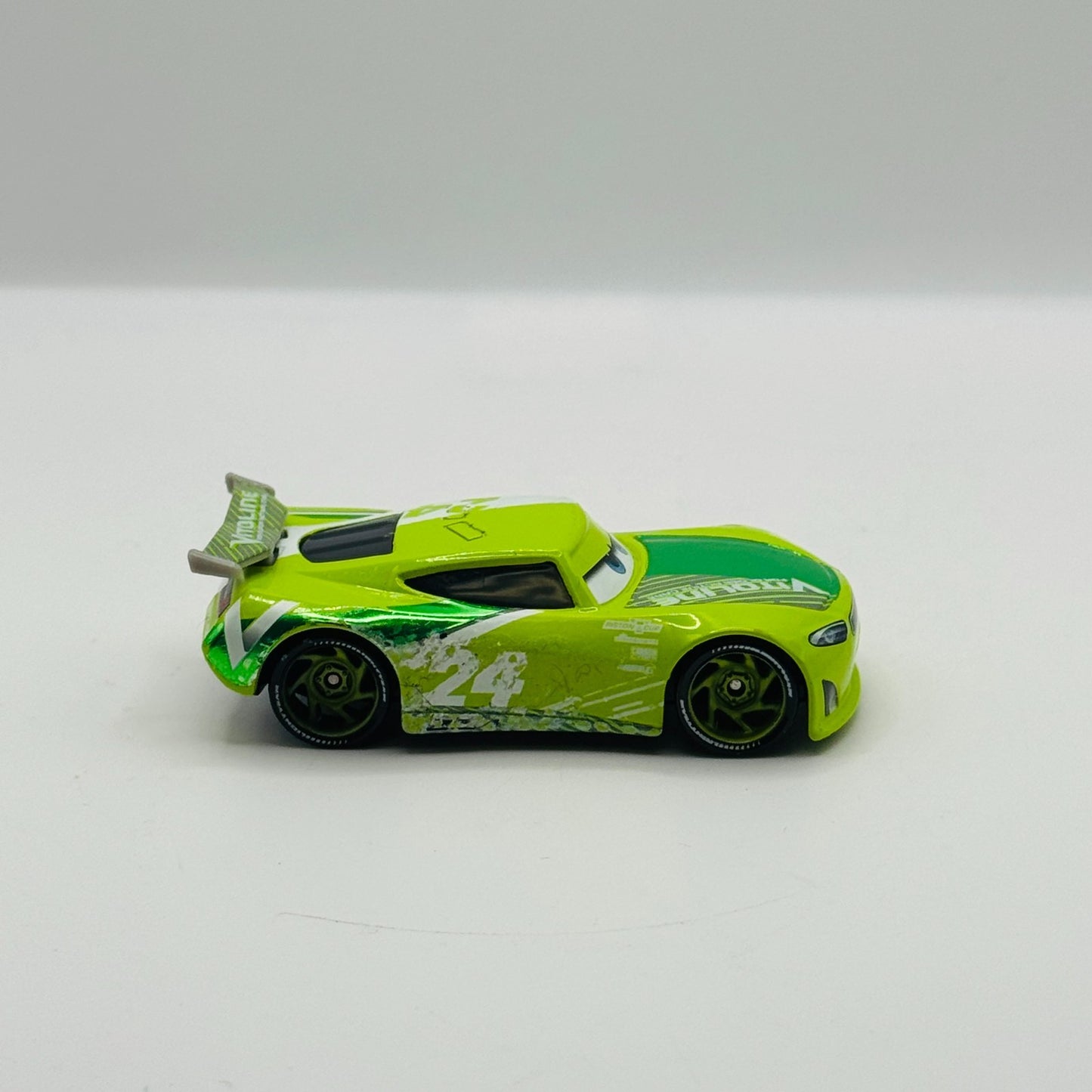 Disney Pixar Cars - CHASE RACELOTT VITOLINE Next Gen *Vietnam* - 1:55 Diecast