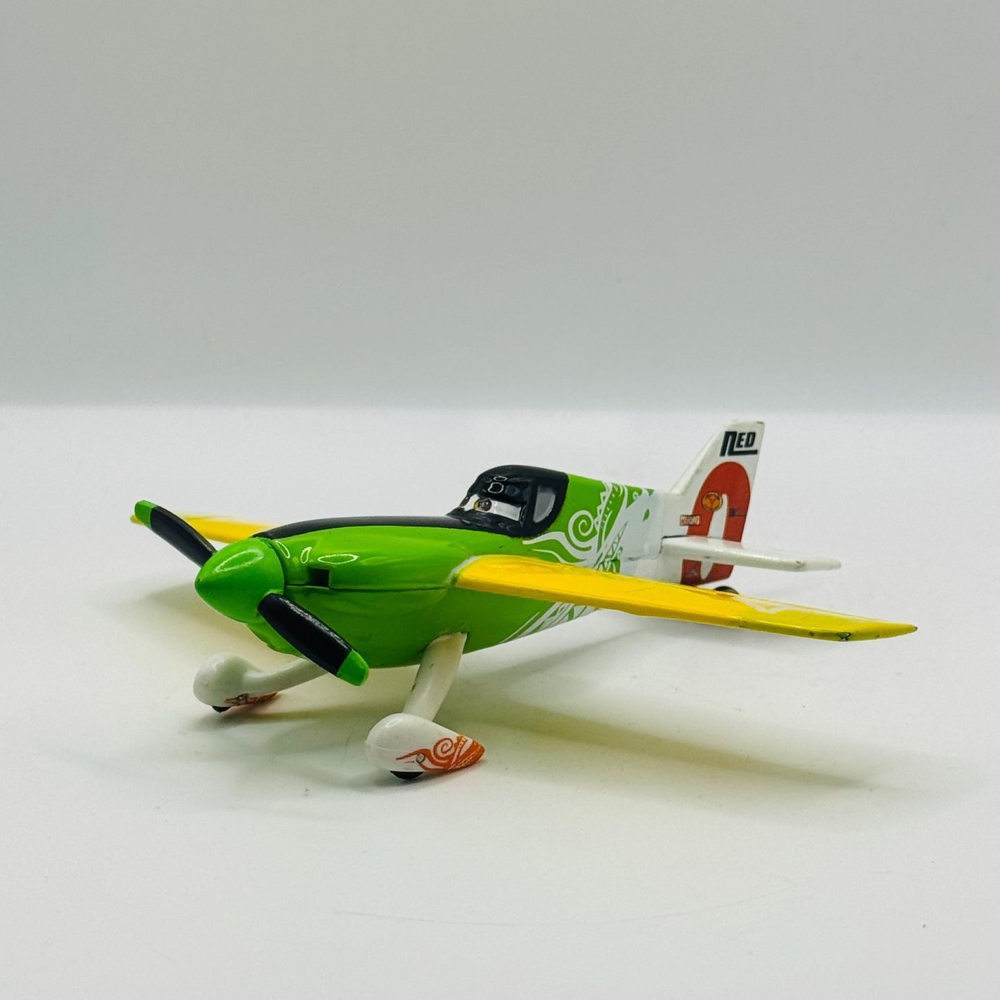 Disney Planes & Pixar Cars - NED WITH YELLOW WINGS FACTORY CUSTOM - 1:43 Diecast