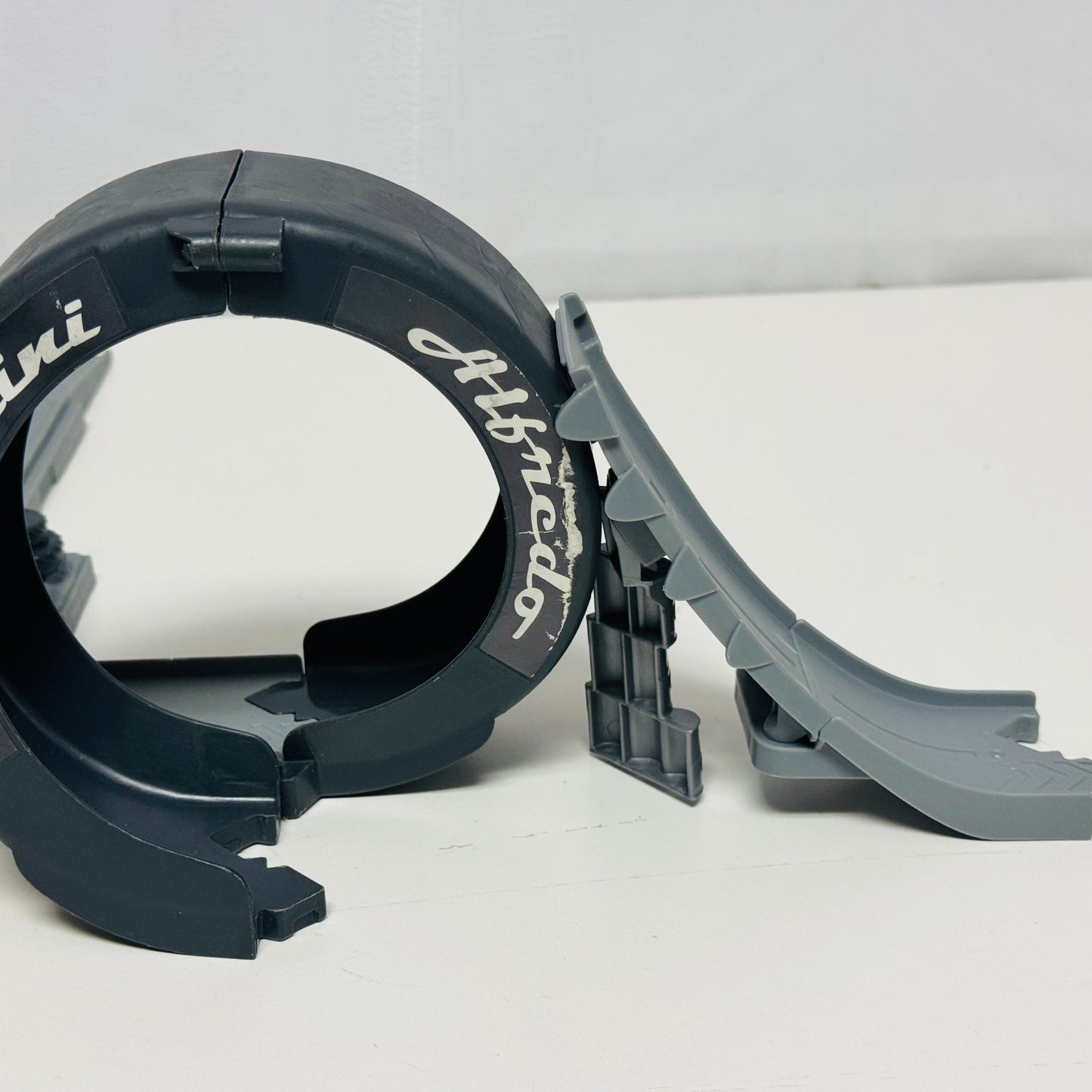 Disney Pixar Cars STORY SETS WORLD LOT FLO'S V8 COZY CONE LUIGI'S LOOP PIT STOP