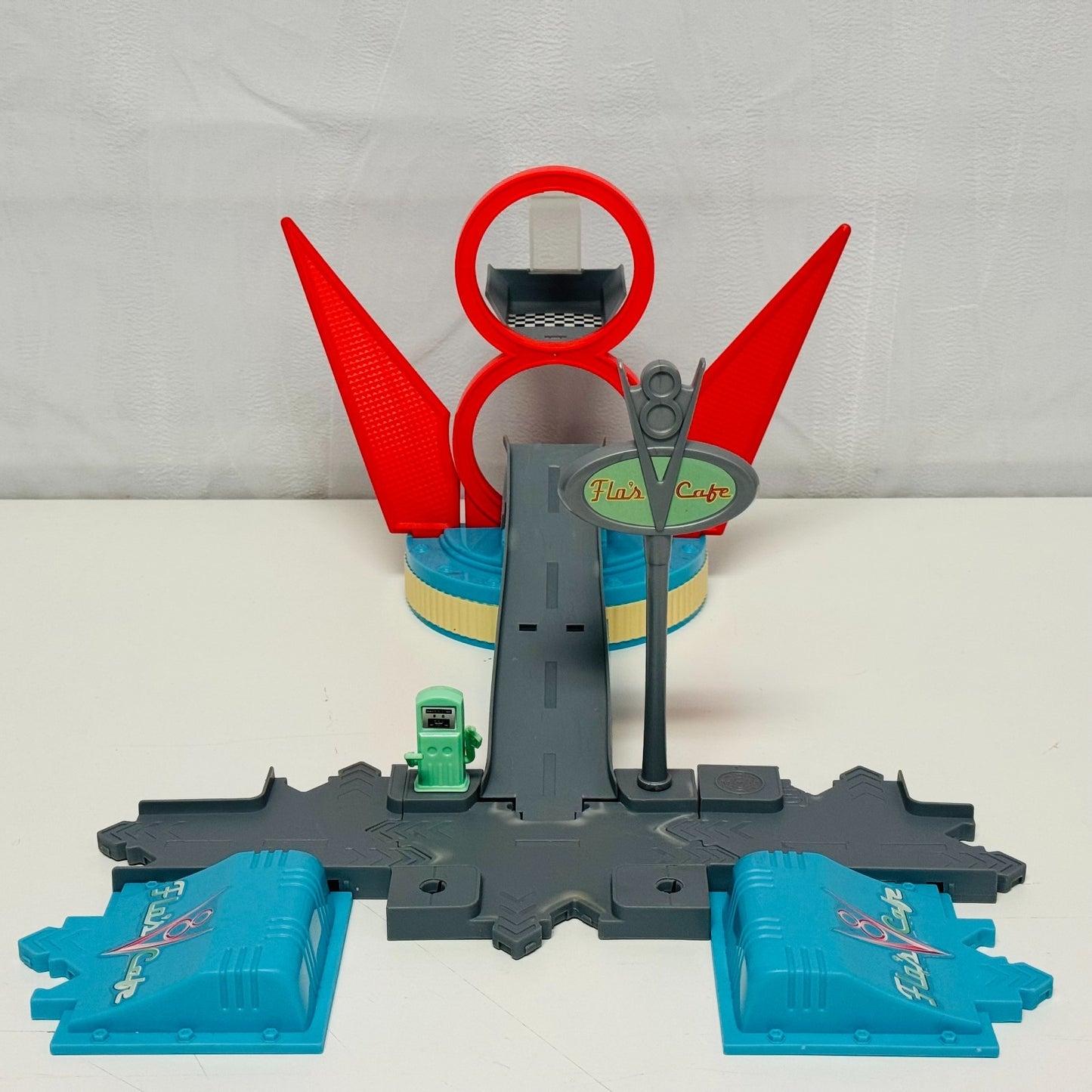 Disney Pixar Cars STORY SETS WORLD LOT FLO'S V8 COZY CONE LUIGI'S LOOP PIT STOP