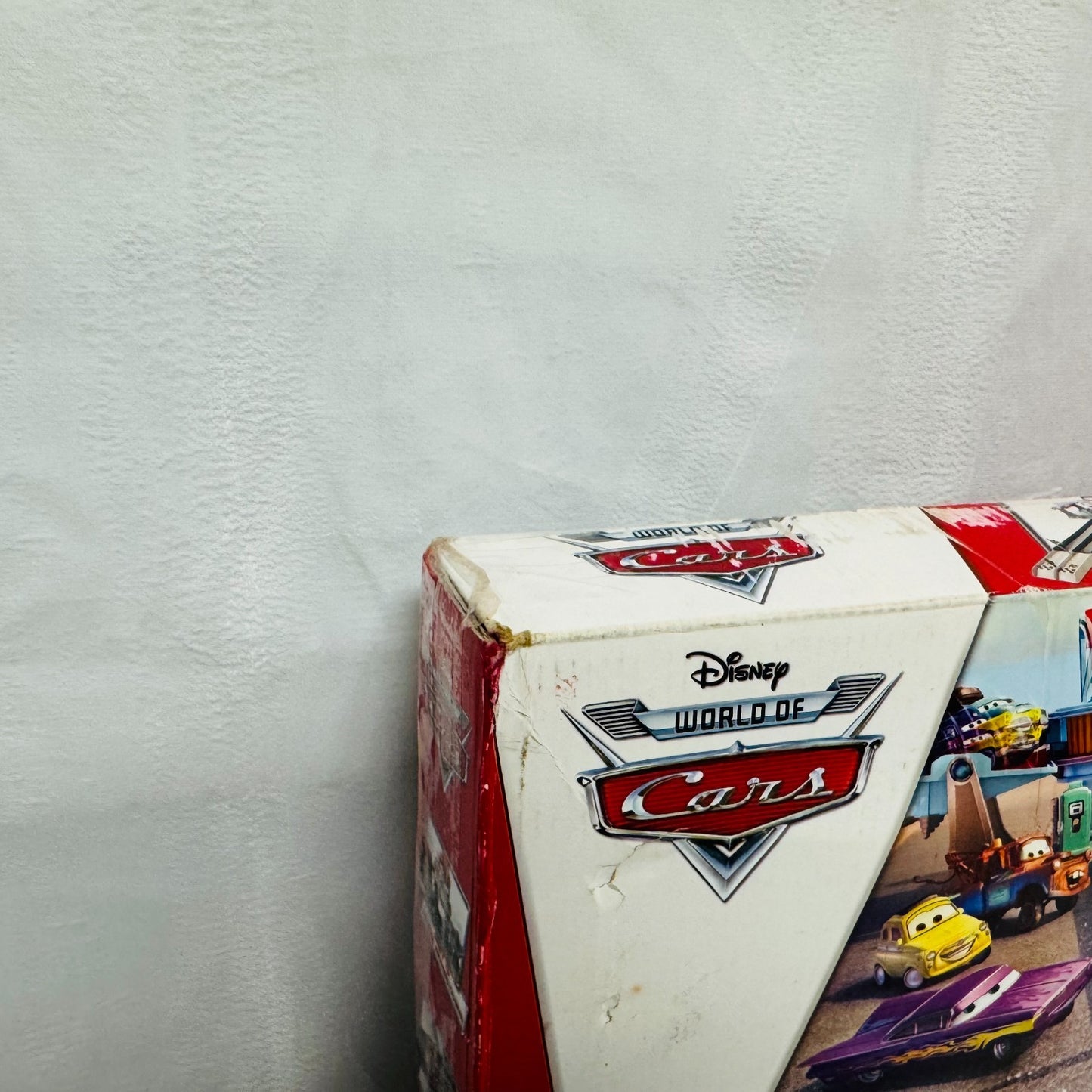 Disney Pixar Cars - ACTION SHIFTERS FLO'S V8 CAFE DRAGSTRIP 2013 - 1:55 Scale