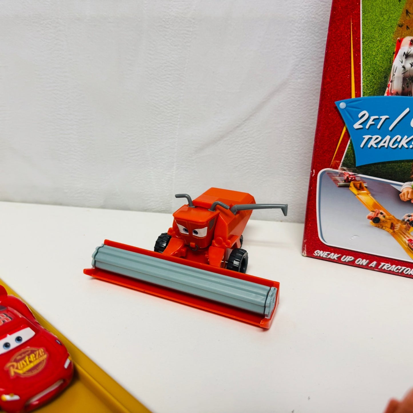 Disney Pixar Cars - TRACTOR TIPPIN' TRACK SET WITH FRANK 2009 - 1:55 Scale