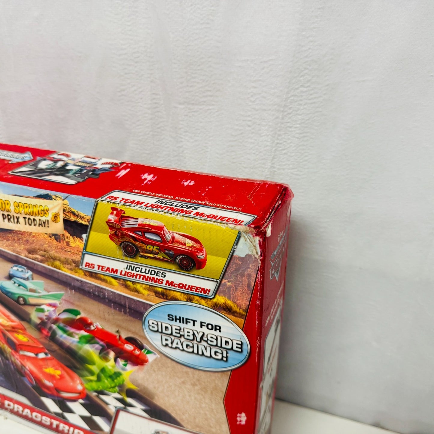 Disney Pixar Cars - ACTION SHIFTERS FLO'S V8 CAFE DRAGSTRIP 2013 - 1:55 Scale