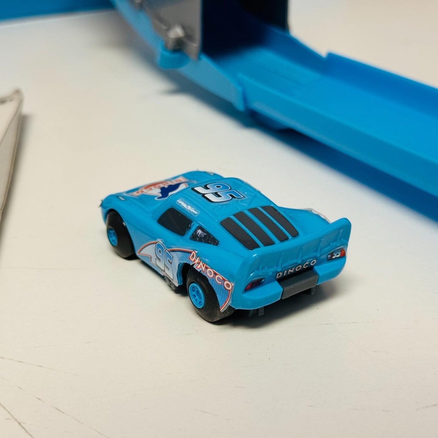 Disney Pixar Cars - STUNT RACERS DINOCO STUNT SHOW STUNT SET 2013 - 1:55 Scale