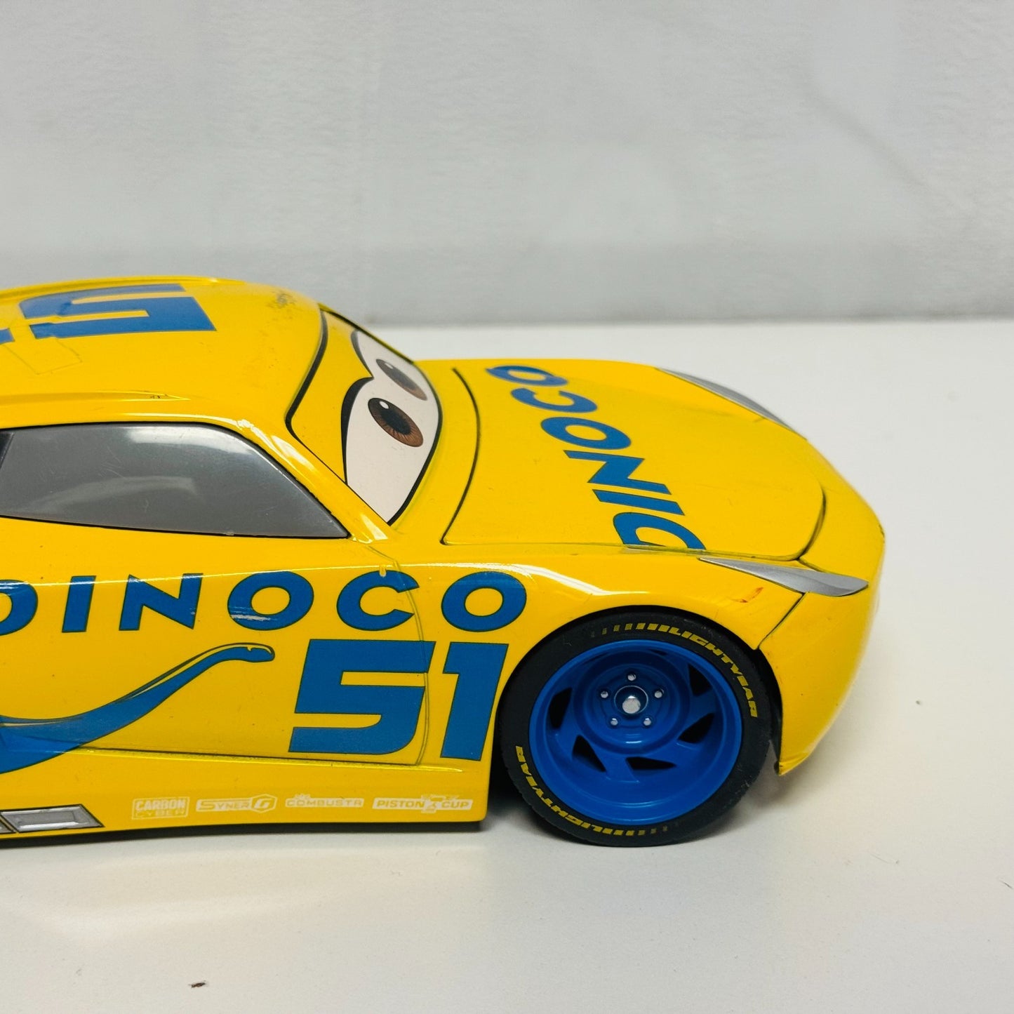 Disney Pixar Cars - JADA DINOCO CRUZ RAMIREZ - 1:24 Diecast