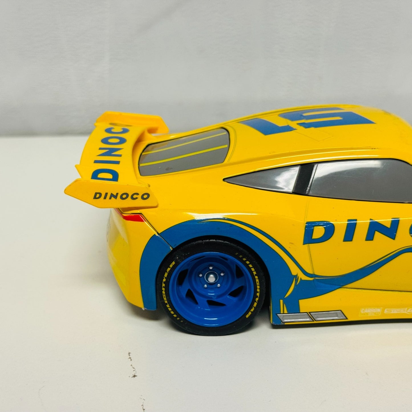 Disney Pixar Cars - JADA DINOCO CRUZ RAMIREZ - 1:24 Diecast