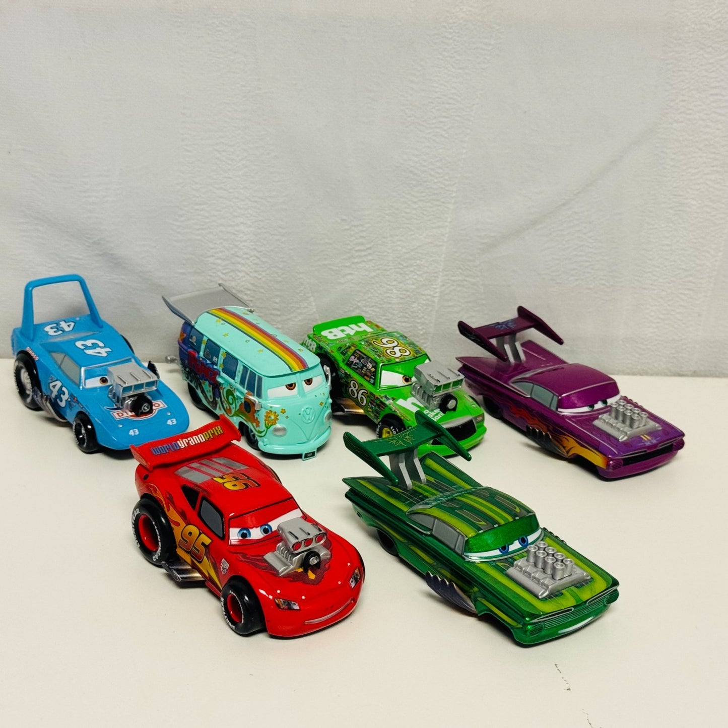 Disney Pixar Cars - COMPLETE DELUXE HOT ROD HOT RODIN' Disney Store 1:43 Diecast