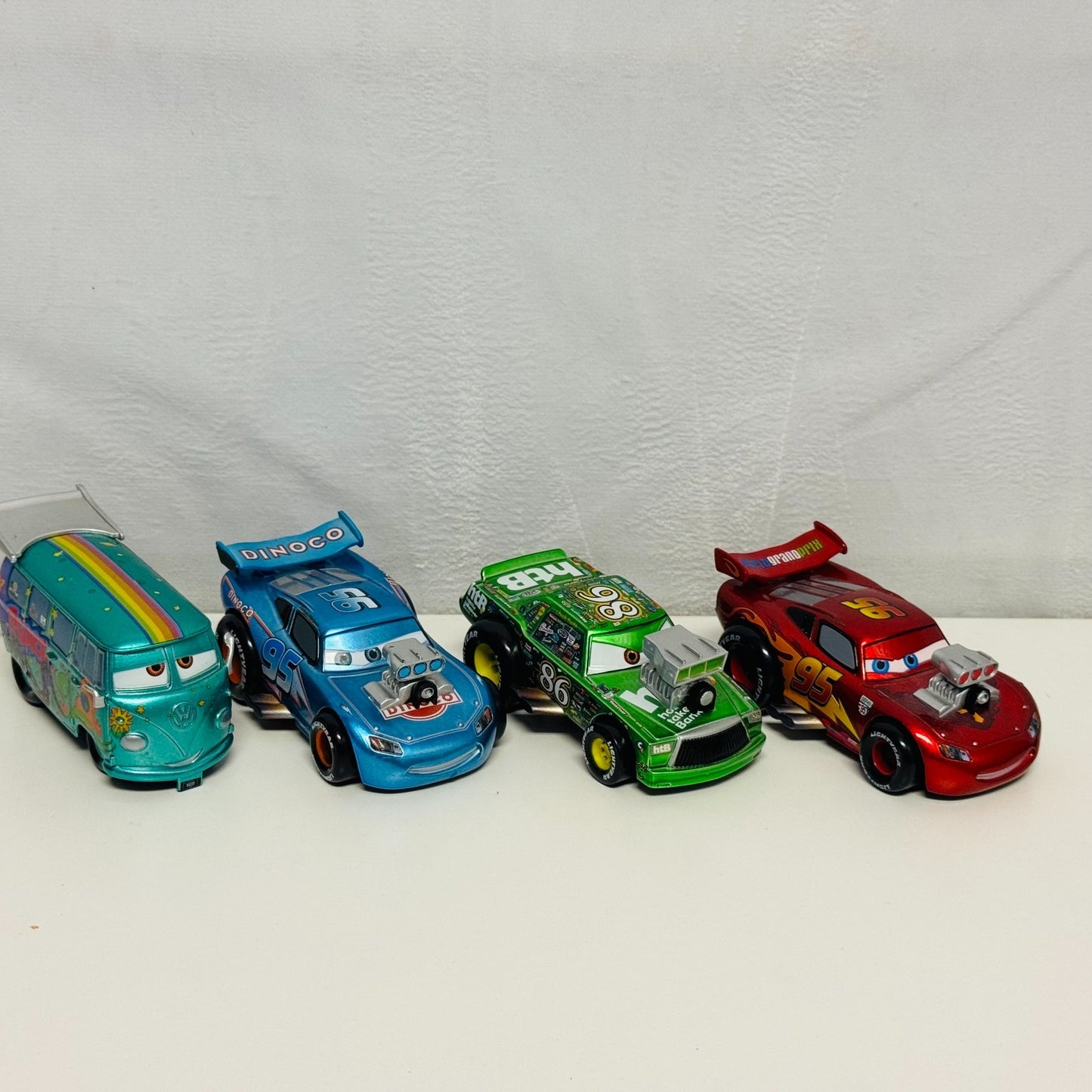 Disney Pixar Cars - COMPLETE DELUXE HOT ROD HOT RODIN' Disney Store 1:43 Diecast