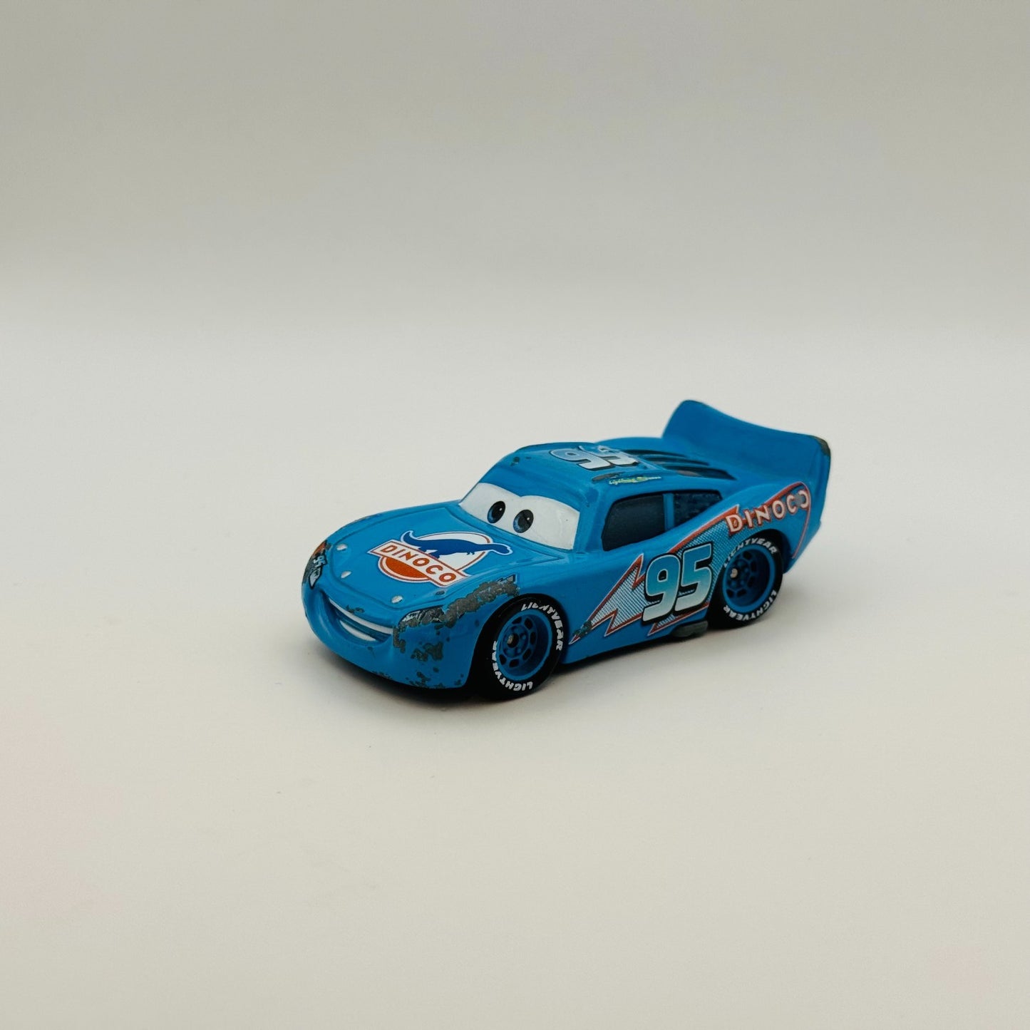 Disney Pixar Cars - DINOCO LIGHTNING MCQUEEN - 1:55 Diecast