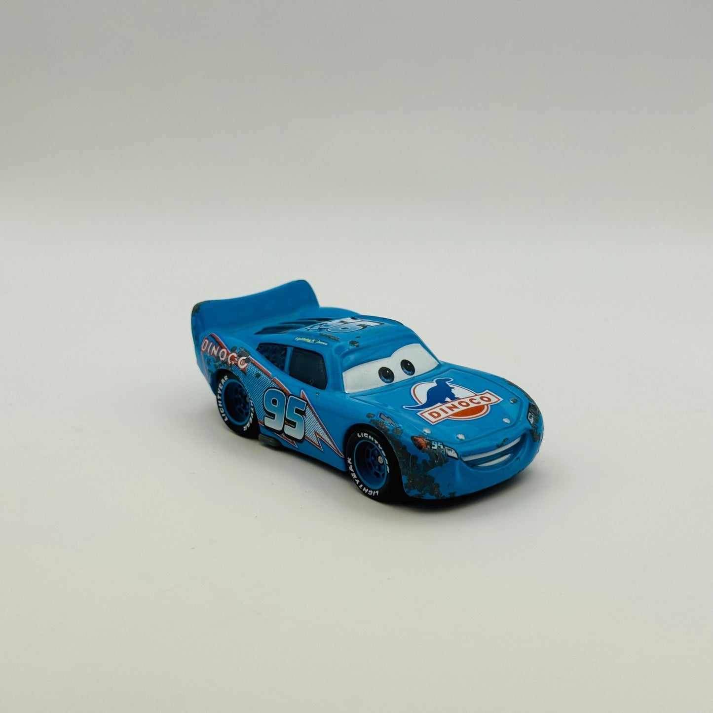 Disney Pixar Cars - DINOCO LIGHTNING MCQUEEN - 1:55 Diecast