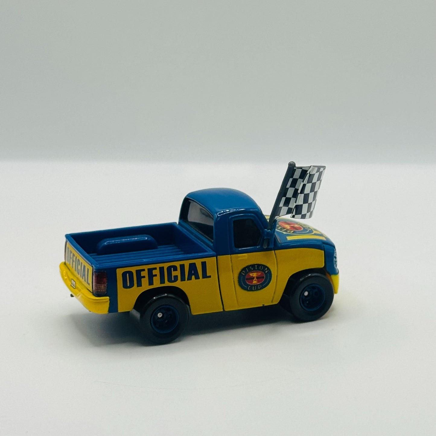 Disney Pixar Cars - DEXTER HOOVER CHECKERED FLAG *Vietnam Variant - 1:55 Diecast