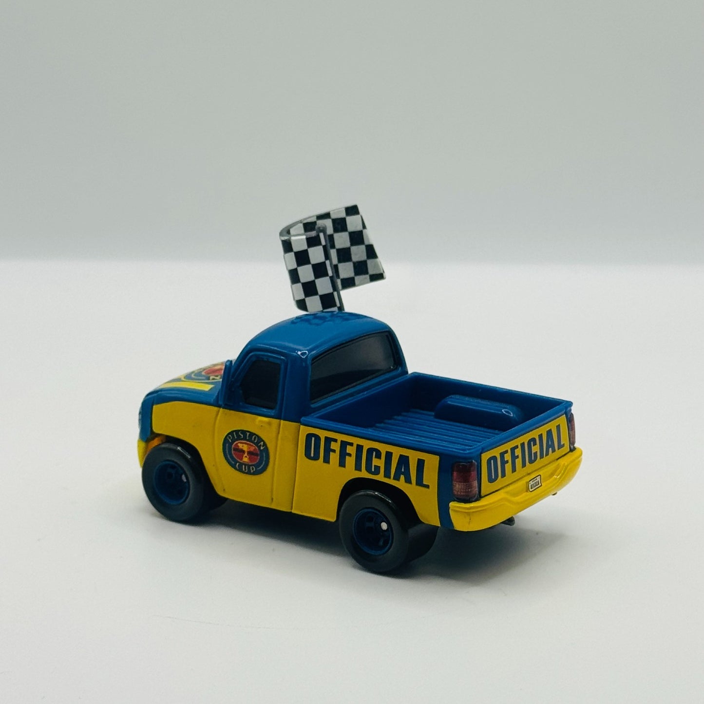 Disney Pixar Cars - DEXTER HOOVER CHECKERED FLAG *Vietnam Variant - 1:55 Diecast