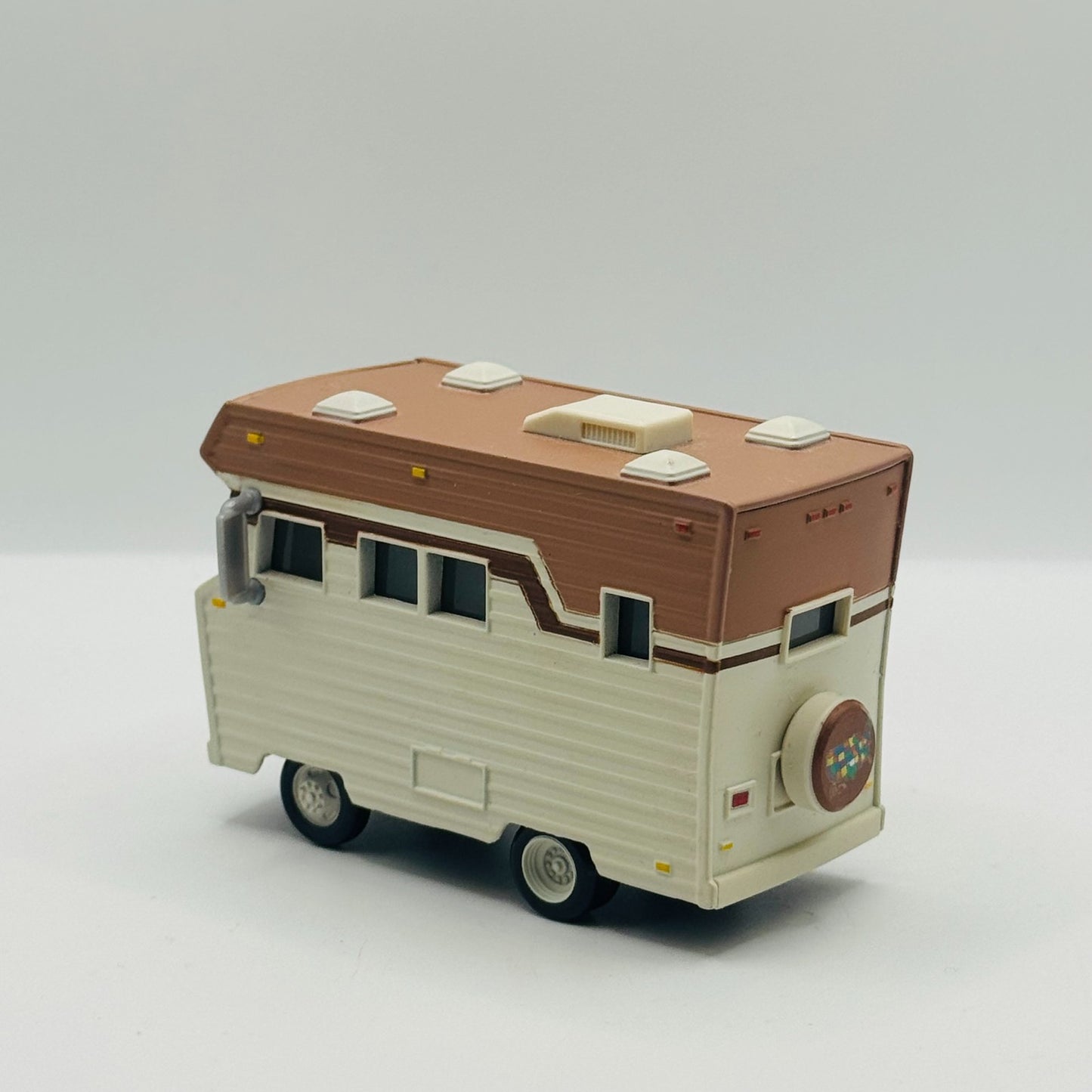 Disney Planes & Pixar Cars - HARVEY & WINNIE RV Piston Peak 2016 - 1:55 Diecast