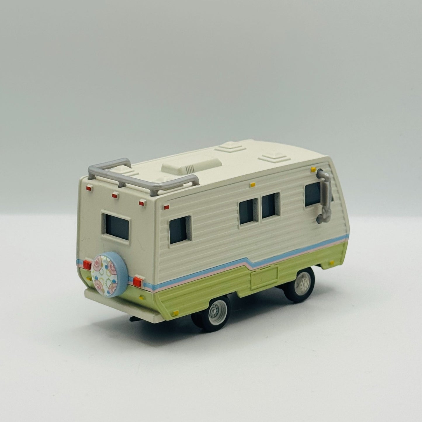 Disney Planes & Pixar Cars - HARVEY & WINNIE RV Piston Peak 2016 - 1:55 Diecast