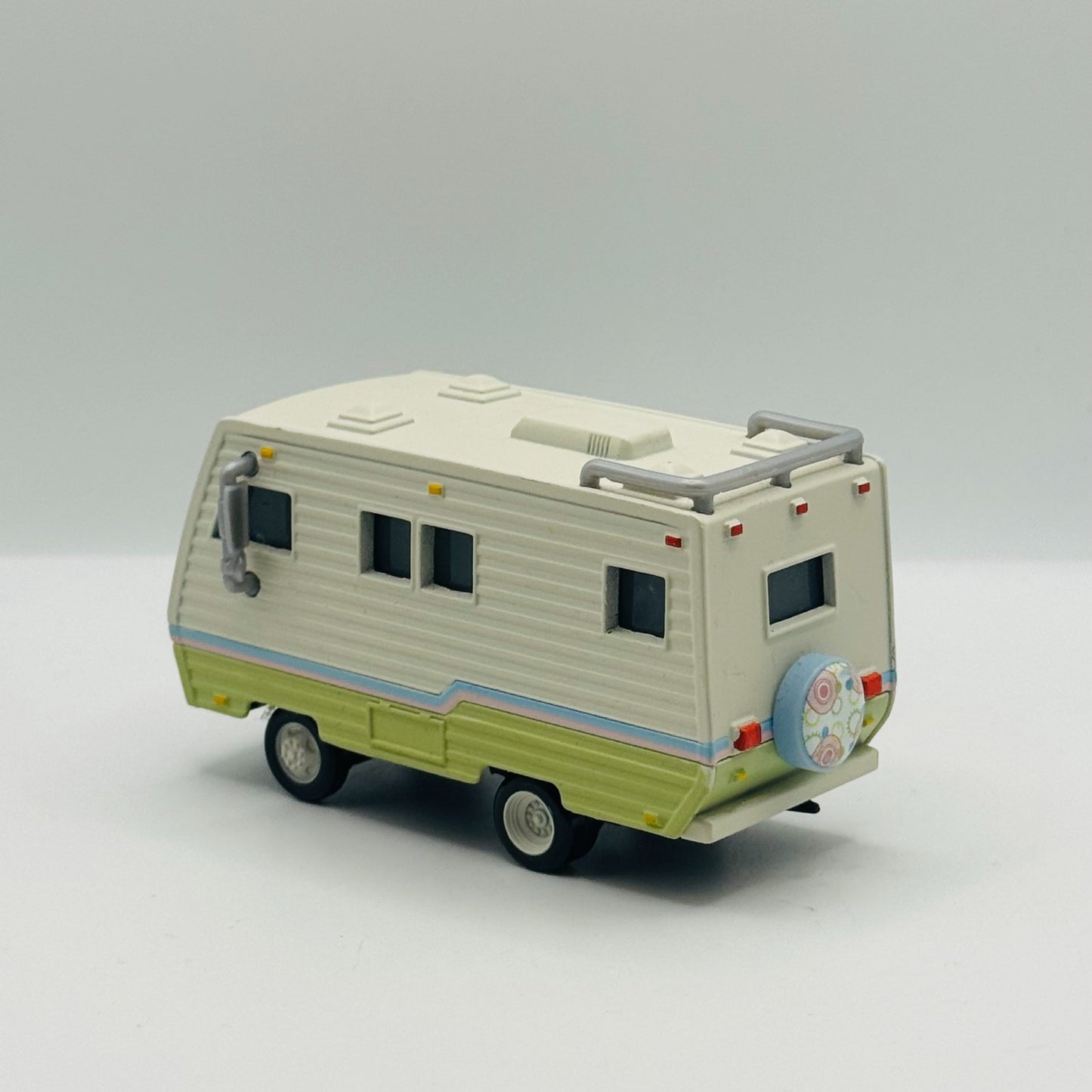 Disney Planes & Pixar Cars - HARVEY & WINNIE RV Piston Peak 2016 - 1:55 Diecast