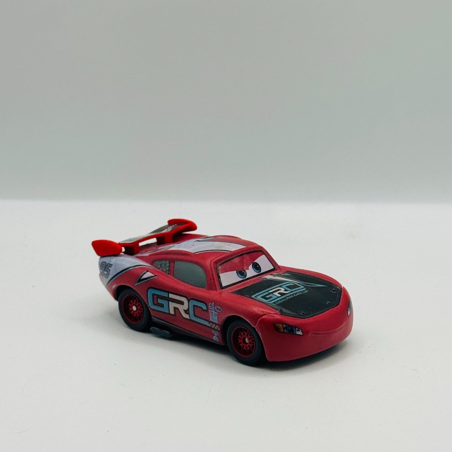 Disney Pixar Cars - COLOR CHANGERS GRC LIGHTNING MCQUEEN 2025 - 1:55 Scale