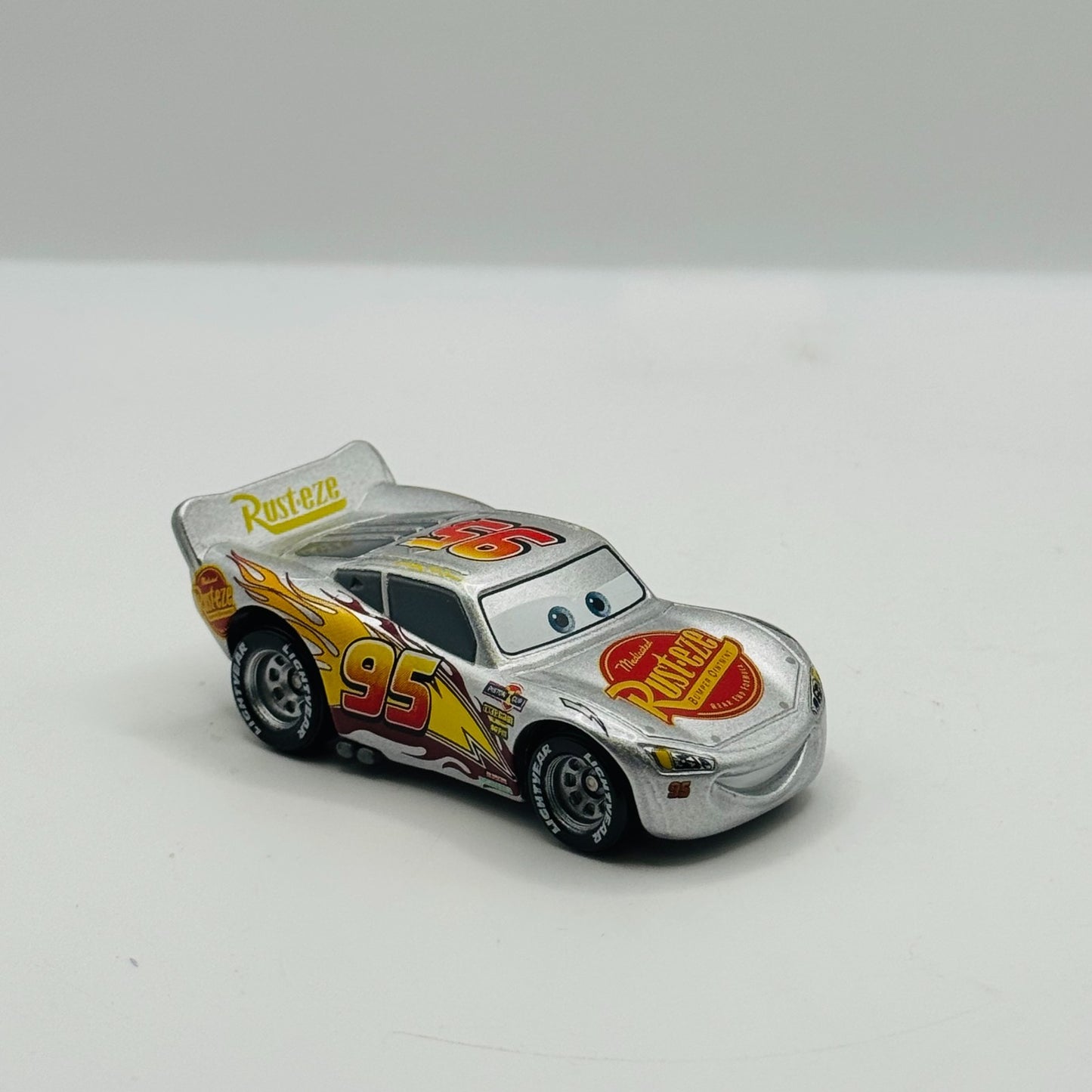 Disney Pixar Cars - Tomica SILVER CARS 3 LIGHTNING MCQUEEN C-31 - 1:64 Diecast