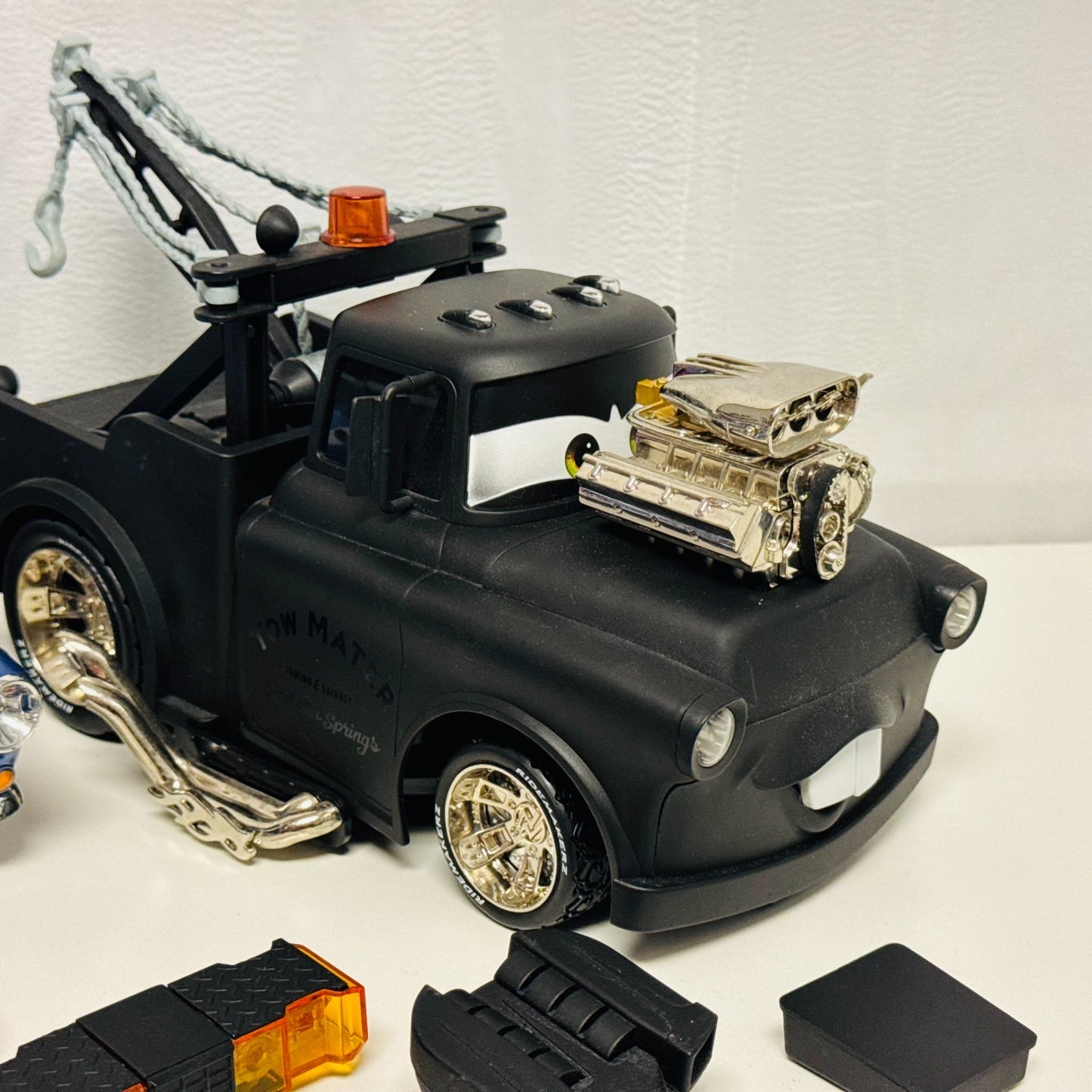 Disney Pixar Cars - RIDEMAKERZ RC REMOTE CONTROL FINN & STEALTH MATER 1:18 Scale
