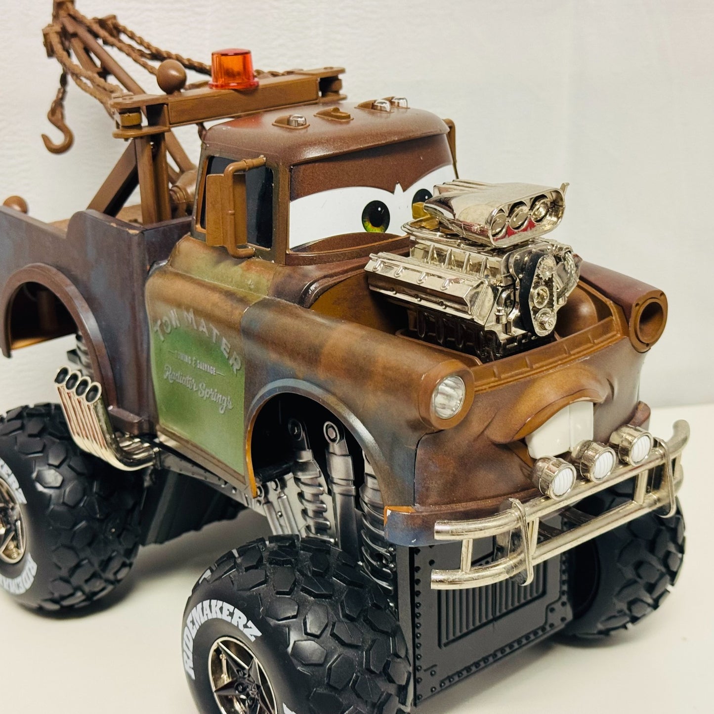 Disney Pixar Cars - RIDEMAKERZ RC WGP MCQUEEN & MONSTER TRUCK MATER - *SEE PICS*