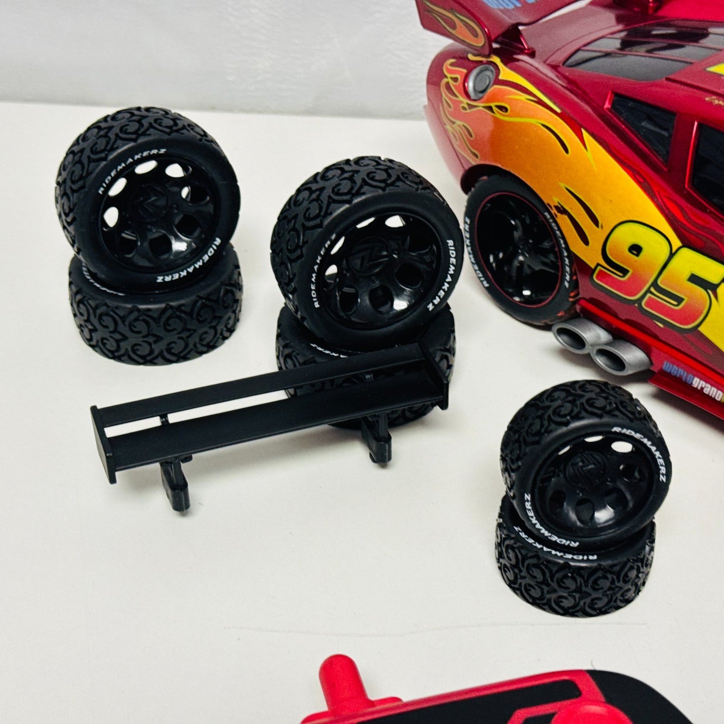 Disney Pixar Cars - RIDEMAKERZ RC WGP MCQUEEN & MONSTER TRUCK MATER - *SEE PICS*