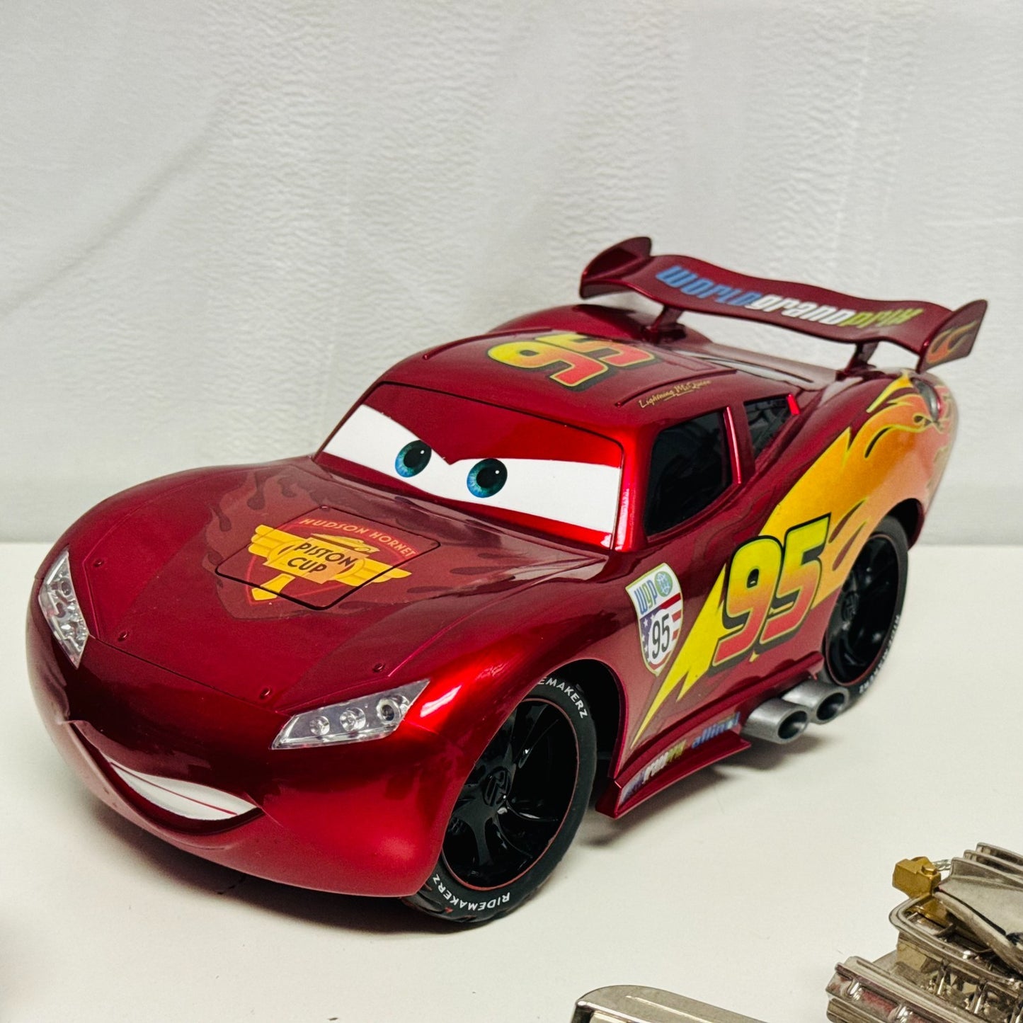 Disney Pixar Cars - RIDEMAKERZ RC WGP MCQUEEN & MONSTER TRUCK MATER - *SEE PICS*