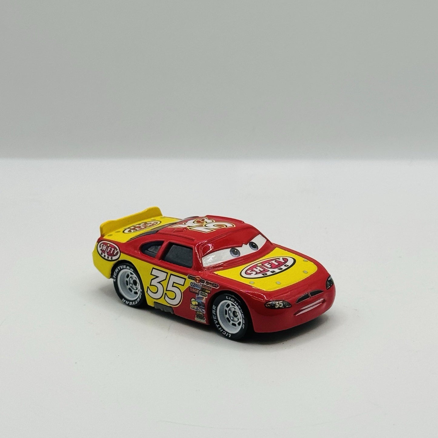 Disney Pixar Cars PIT RACE-OFF LAUNCHER SHIFTY DRUG KEVIN RACINGTIRE 1:55Diecast