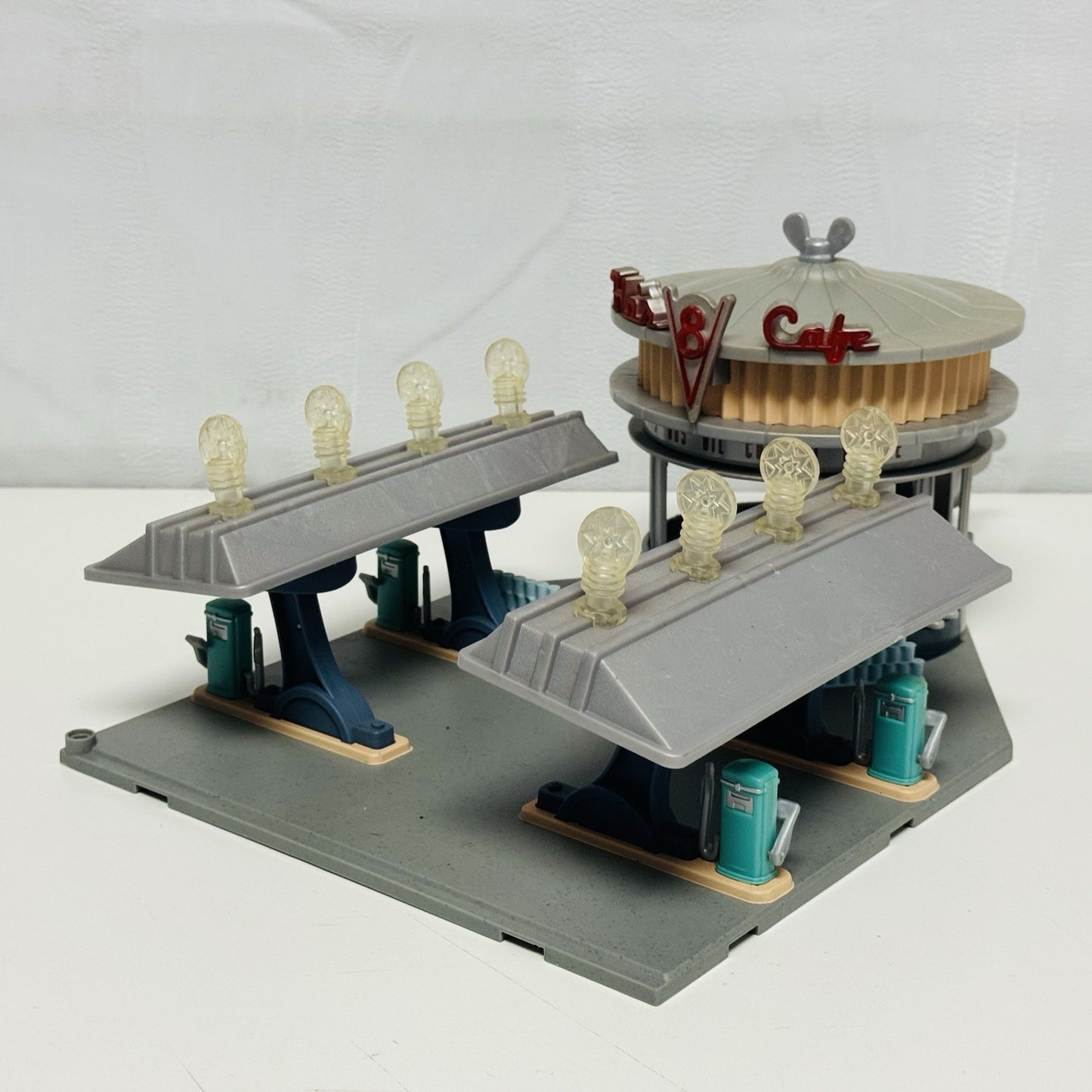 Disney Pixar Cars RADIATOR SPRINGS TOWN FLO'S CAFE Lights Incomplete -1:55 Scale