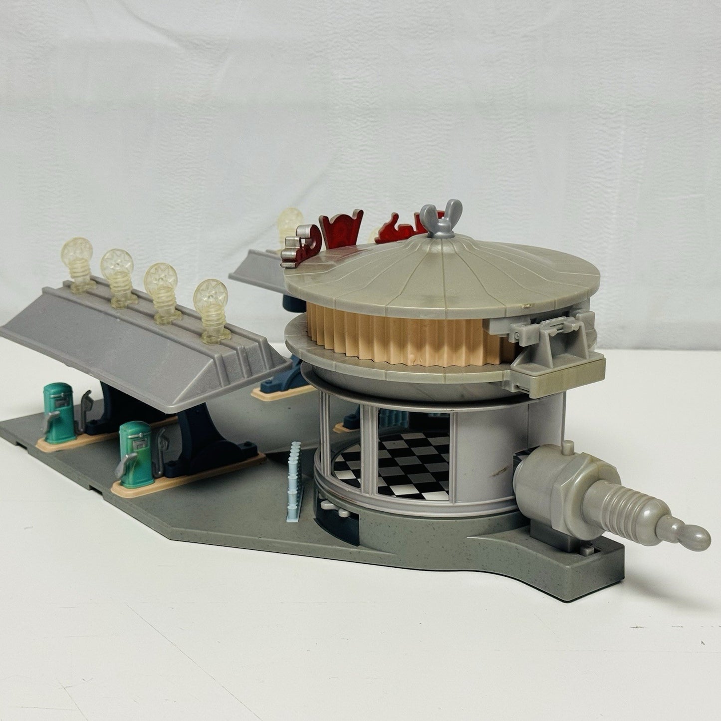 Disney Pixar Cars RADIATOR SPRINGS TOWN FLO'S CAFE Lights Incomplete -1:55 Scale