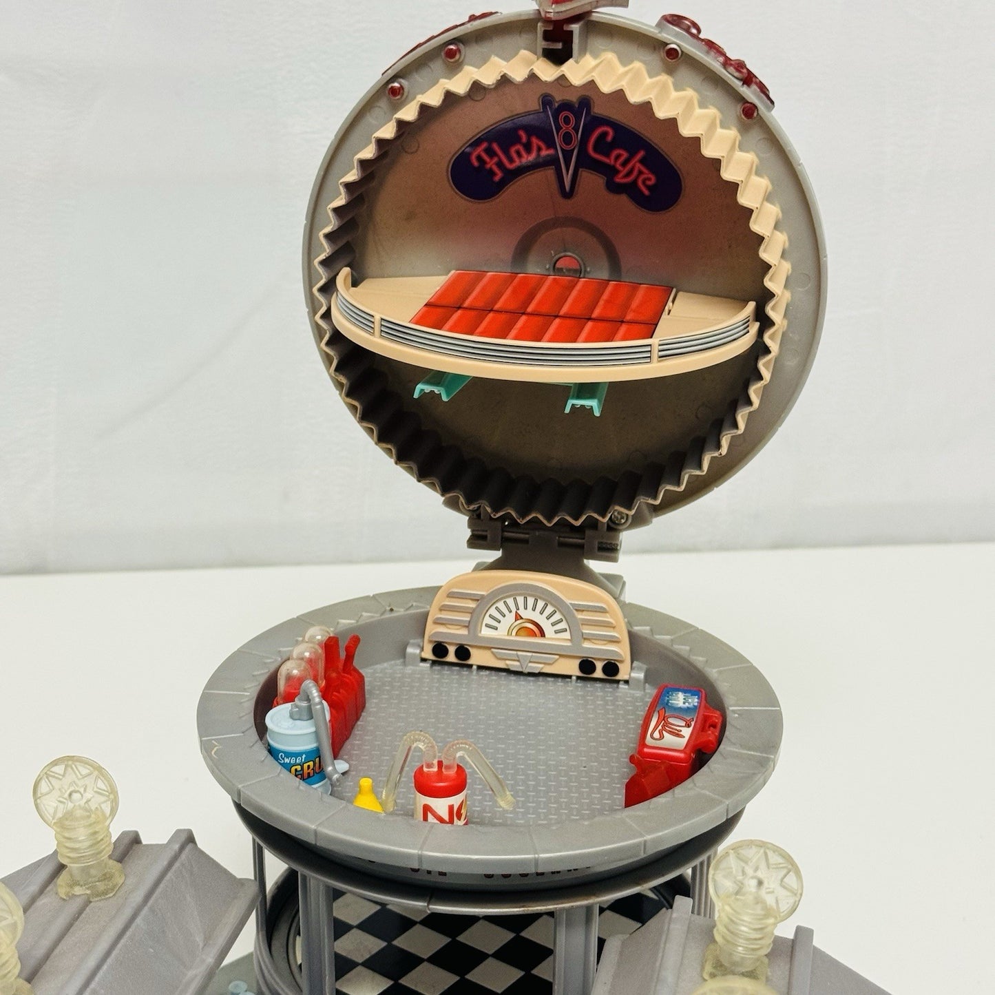 Disney Pixar Cars RADIATOR SPRINGS TOWN FLO'S CAFE Lights Incomplete -1:55 Scale