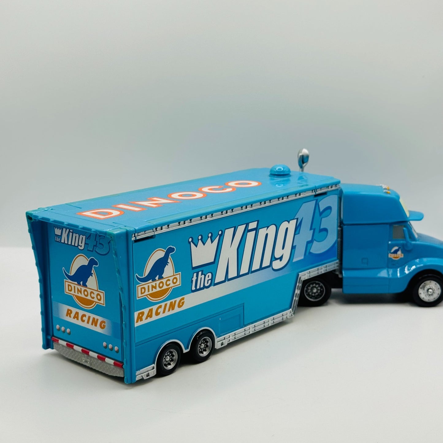 Disney Pixar Cars - DINOCO THE KING GRAY HAULER 2009 *See Pics* - 1:55 Diecast