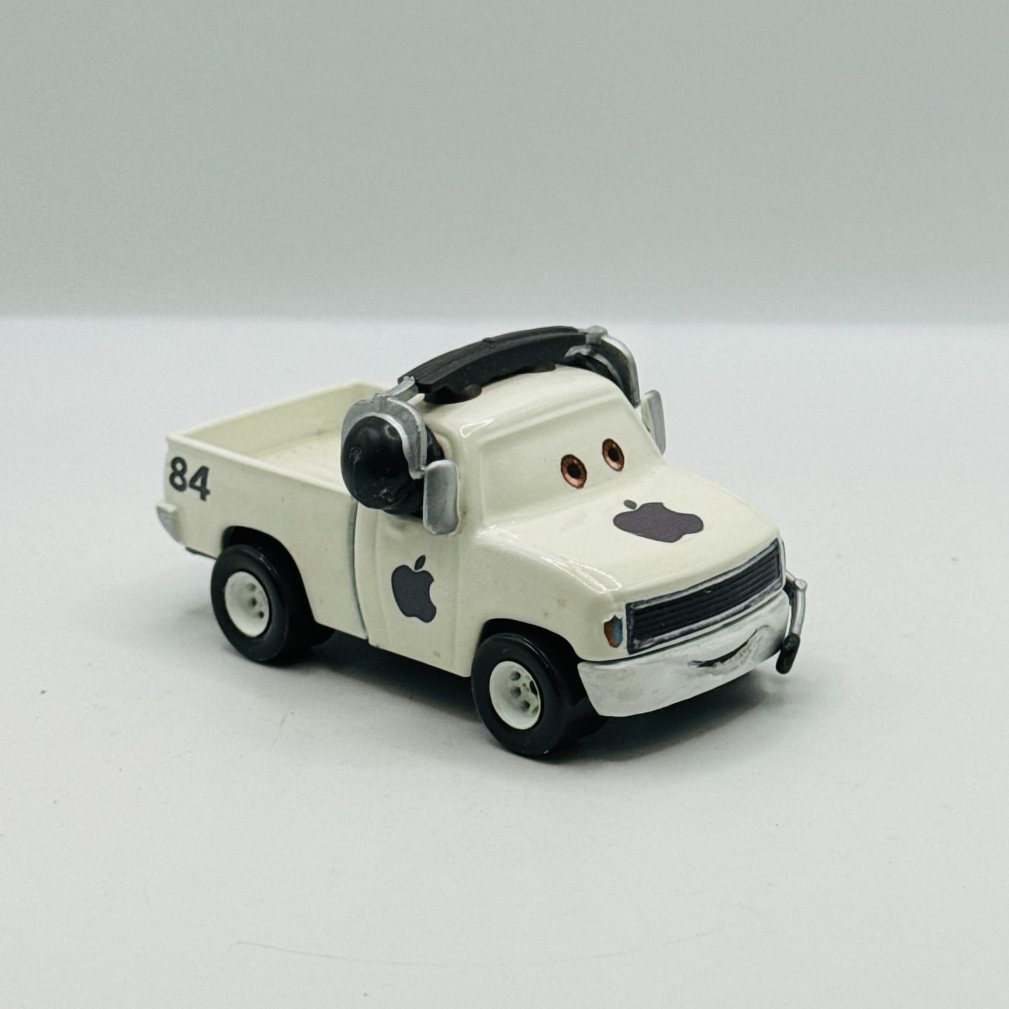 Disney Pixar Cars - APPLE CREW CHIEF *CUSTOM* - 1:55 Diecast