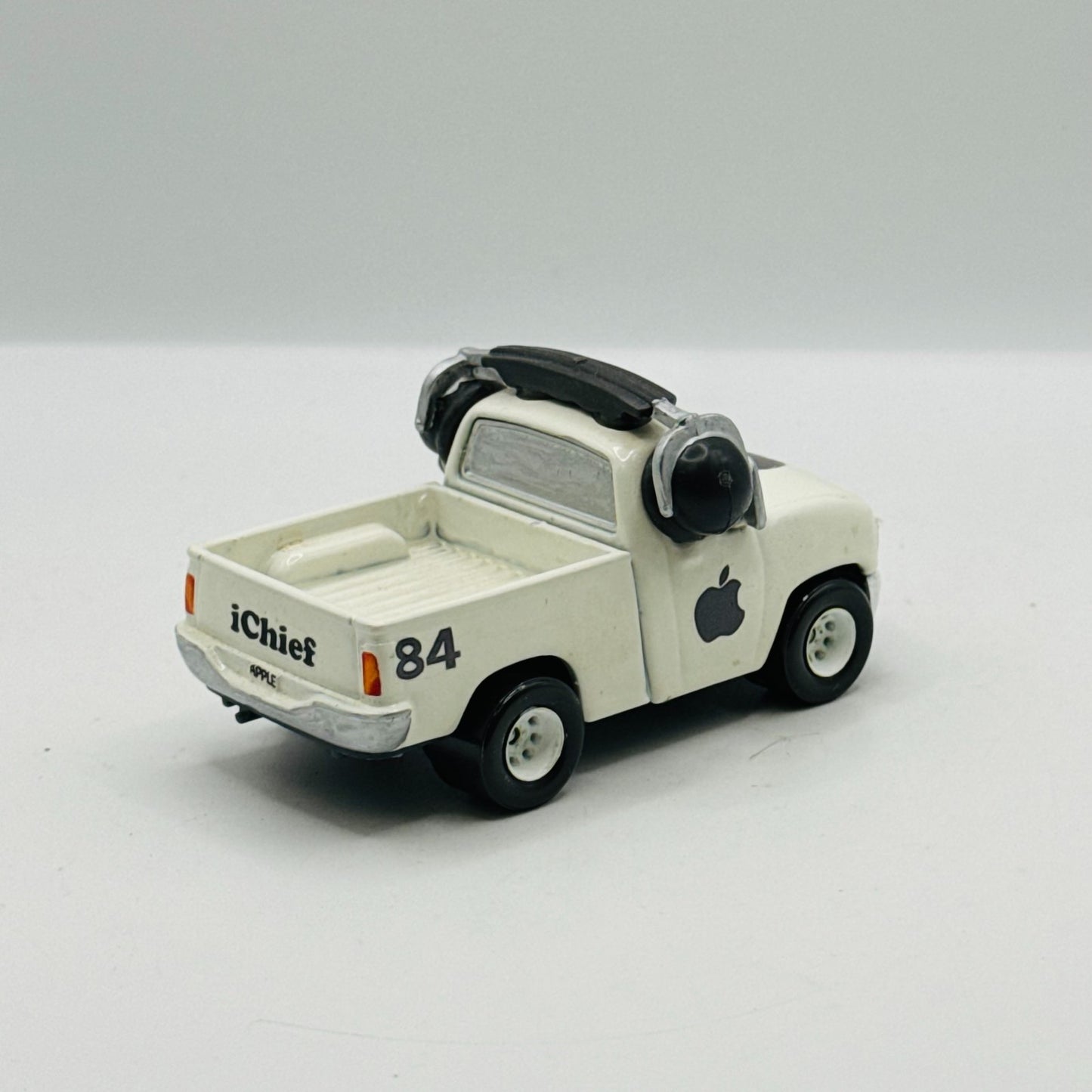 Disney Pixar Cars - APPLE CREW CHIEF *CUSTOM* - 1:55 Diecast