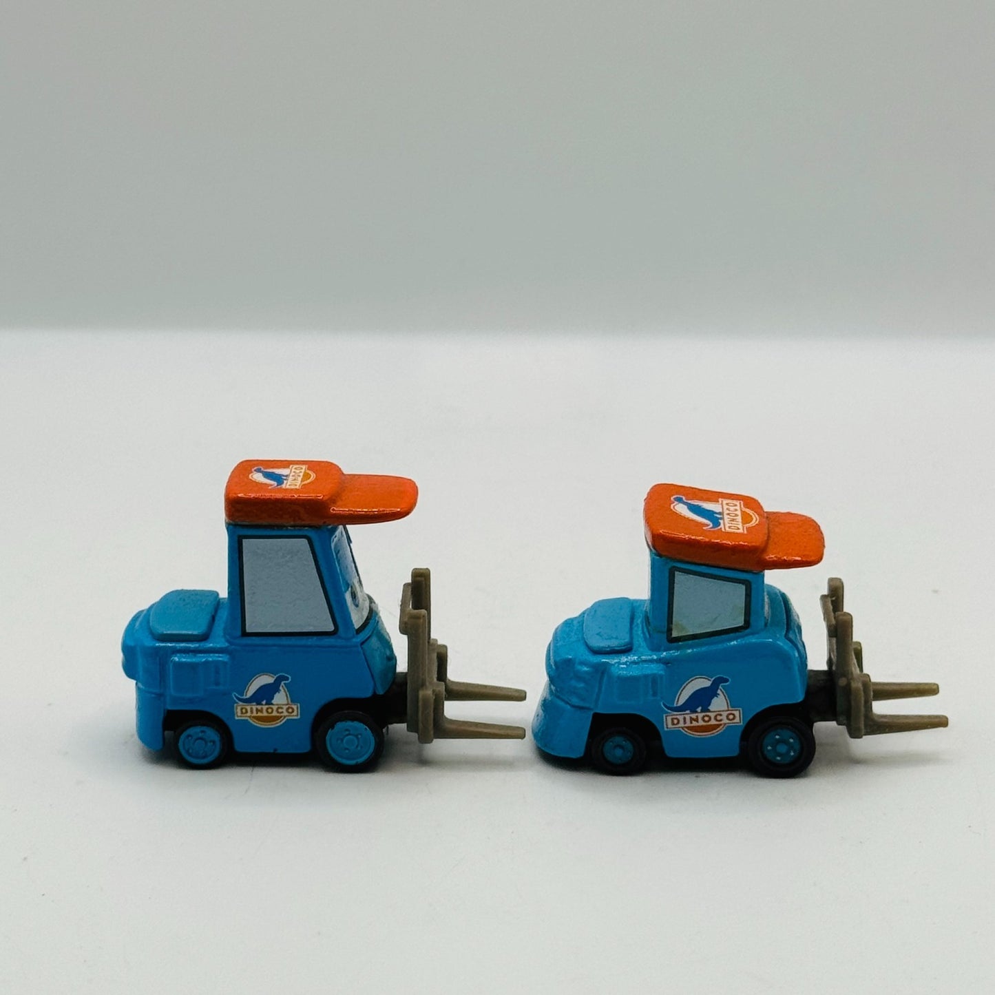Disney Pixar Cars - TEAM DINOCO CREW CHIEF ROGER & PITTYS Blemished 1:55 Diecast