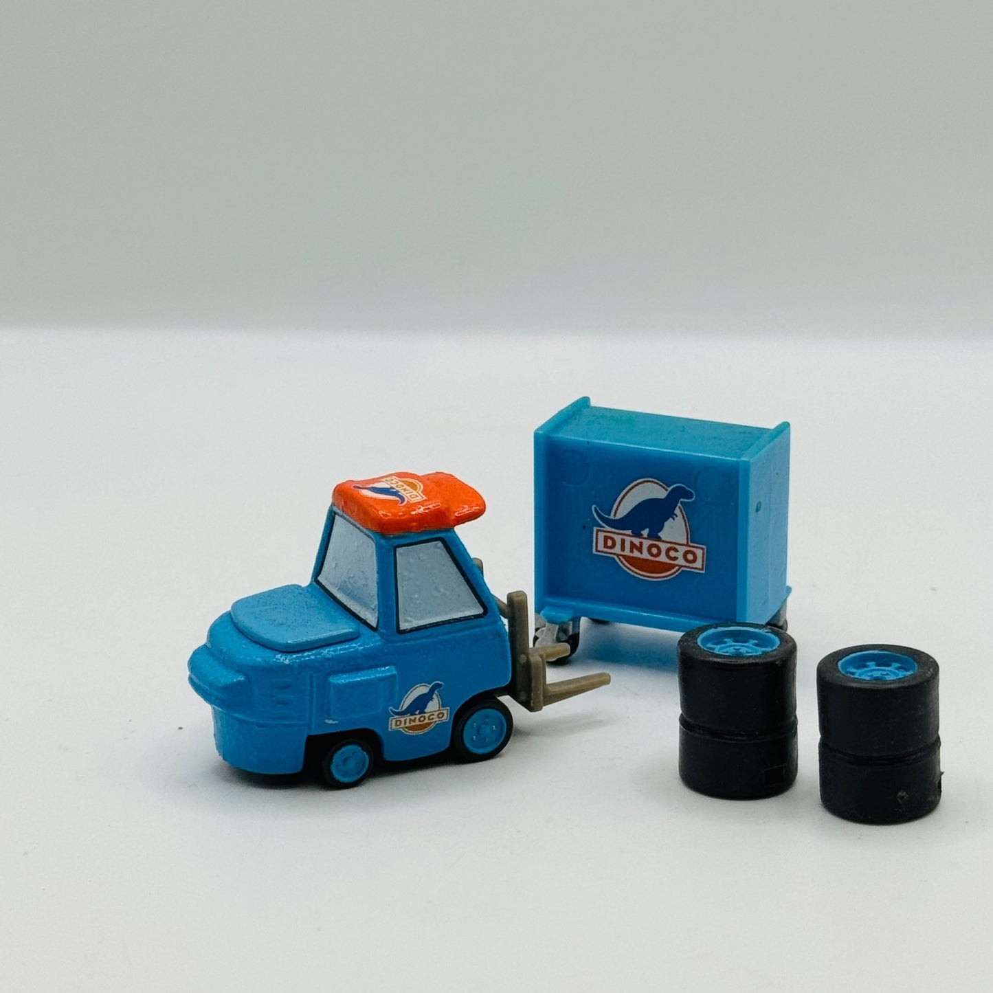 Disney Pixar Cars - TEAM DINOCO CREW CHIEF ROGER & PITTYS Blemished 1:55 Diecast