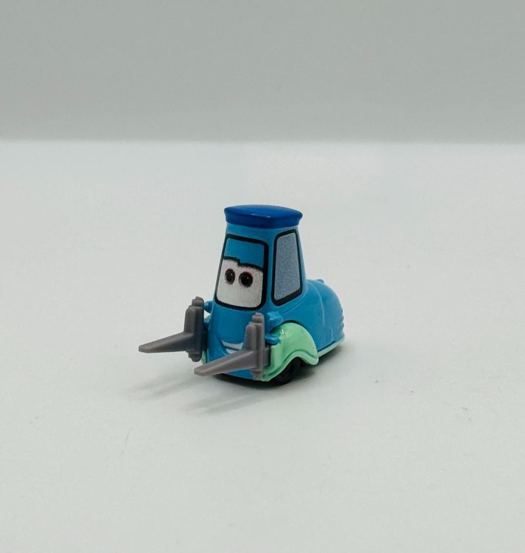 Disney Pixar Cars - GUIDO FORKLIFT *China* 2026 - 1:55 Diecast *NEW OUT OF BOX*