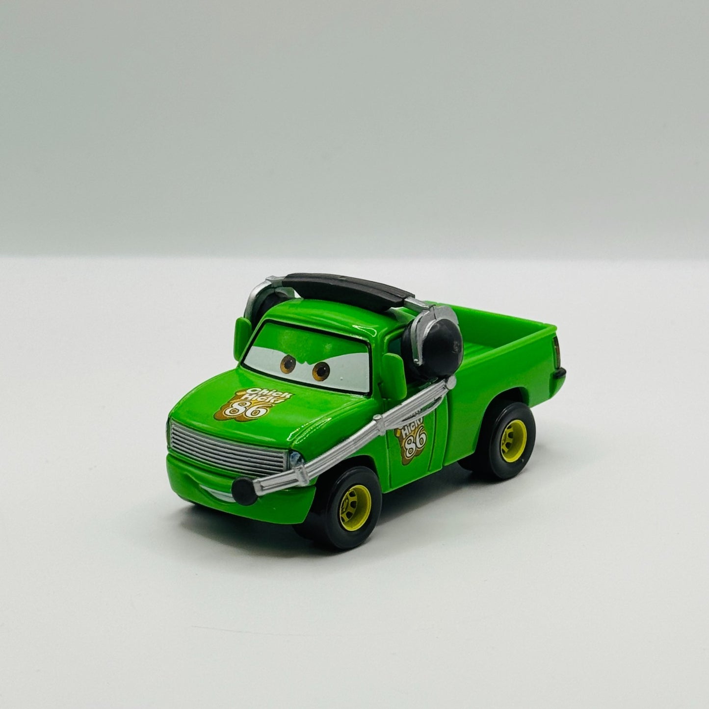 Disney Pixar Cars - CHICK HICKS TEAM HTB CREW CHIEF PITTYS BRUISER- 1:55 Diecast
