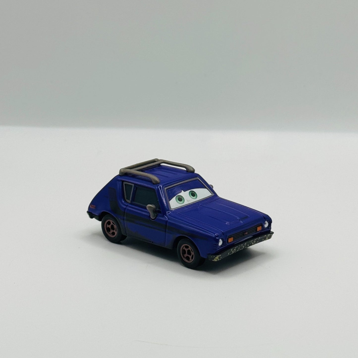 Disney Pixar Cars - DON CRUMLIIN (Green Eyes) 2011 - 1:55 Diecast